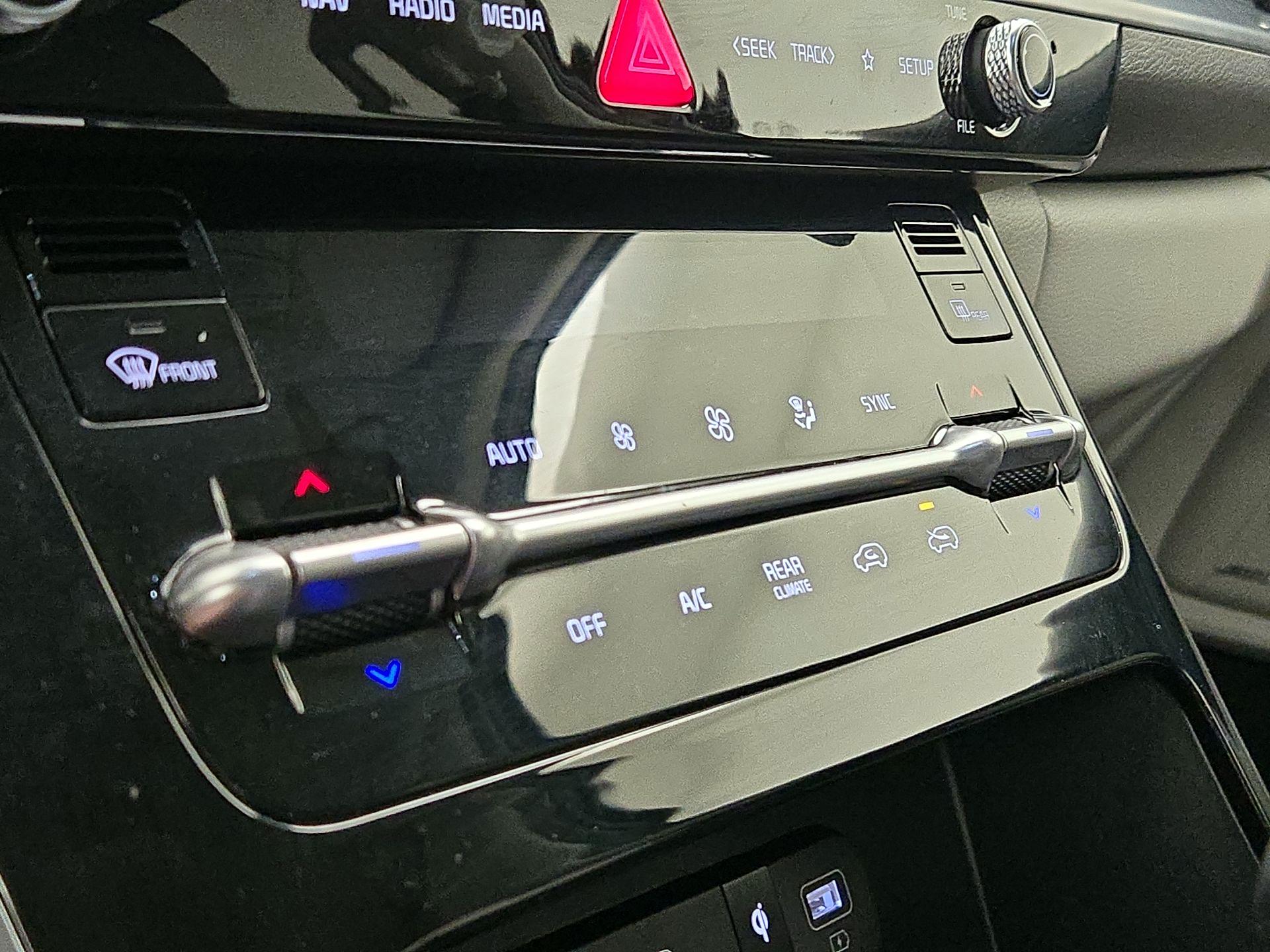 Thumbnail: 2024 Kia Carnival - 17