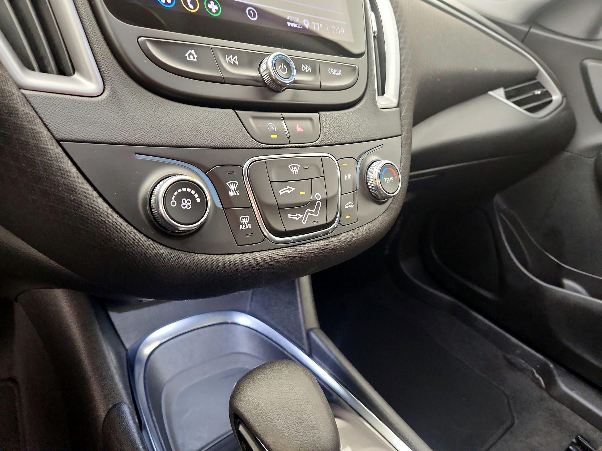 Thumbnail: 2021 Chevrolet Malibu - 16