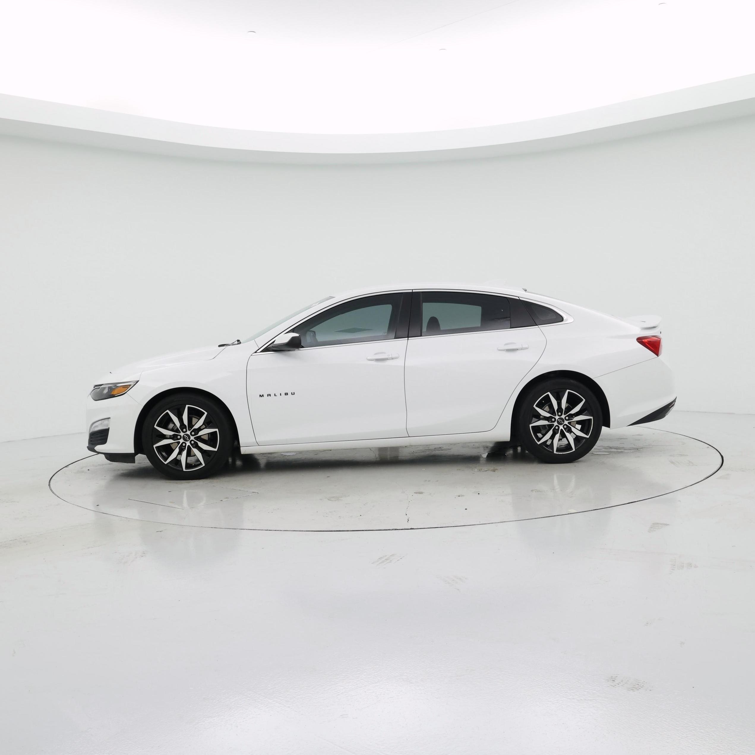 Thumbnail: 2021 Chevrolet Malibu - 3