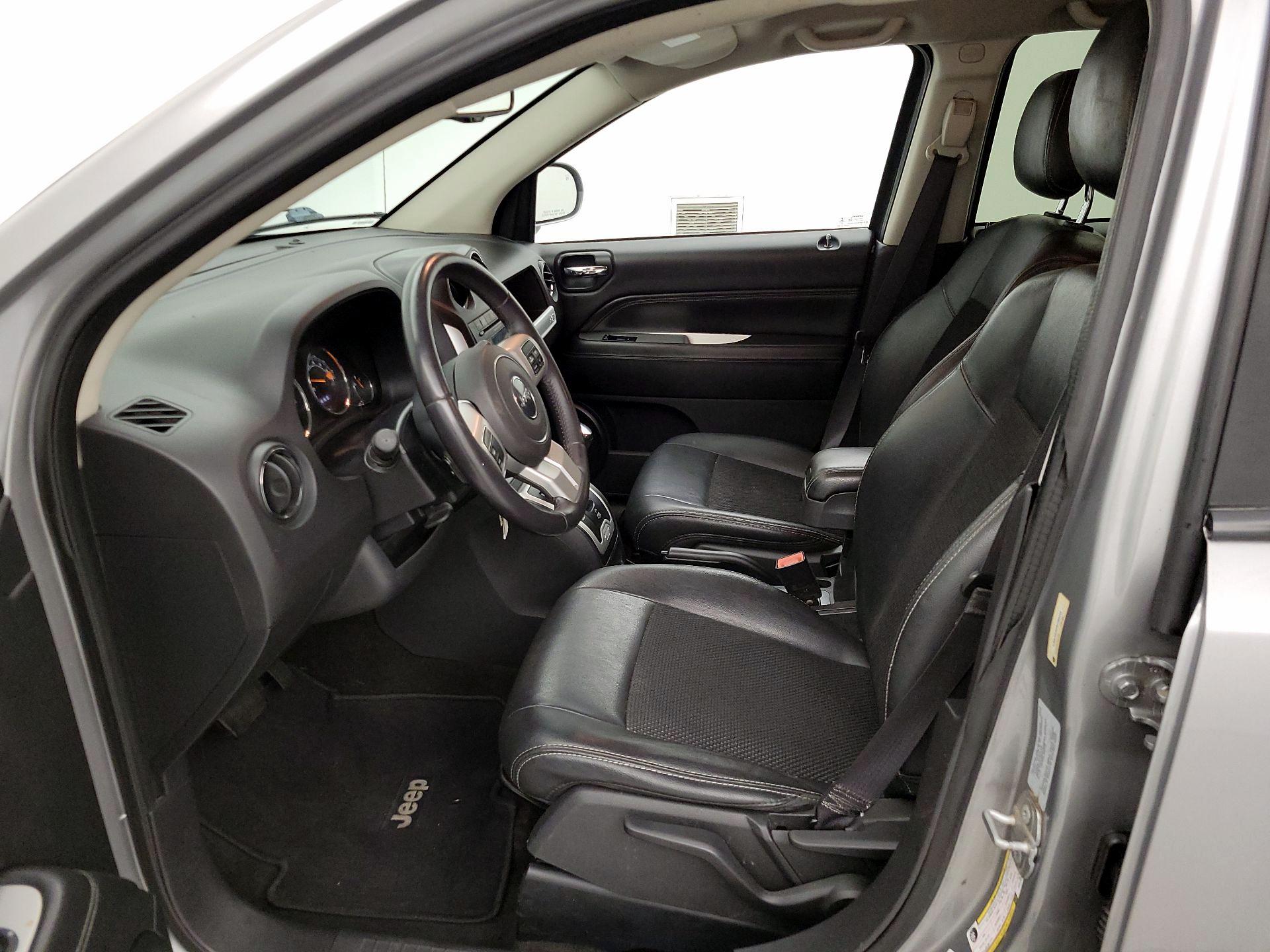 Thumbnail: 2016 Jeep Compass - 9