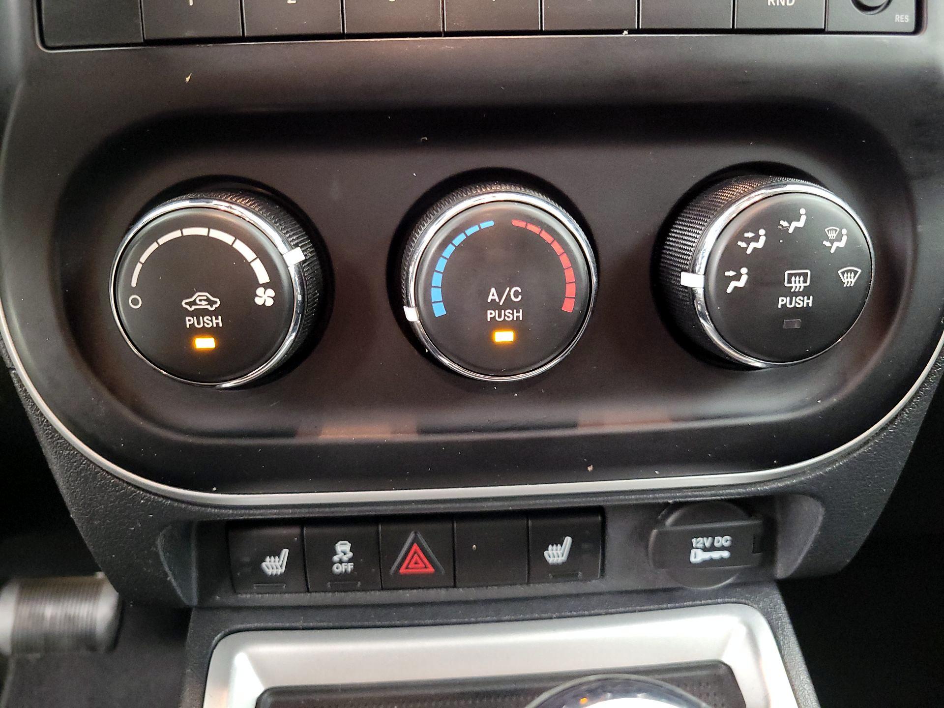 Thumbnail: 2016 Jeep Compass - 12