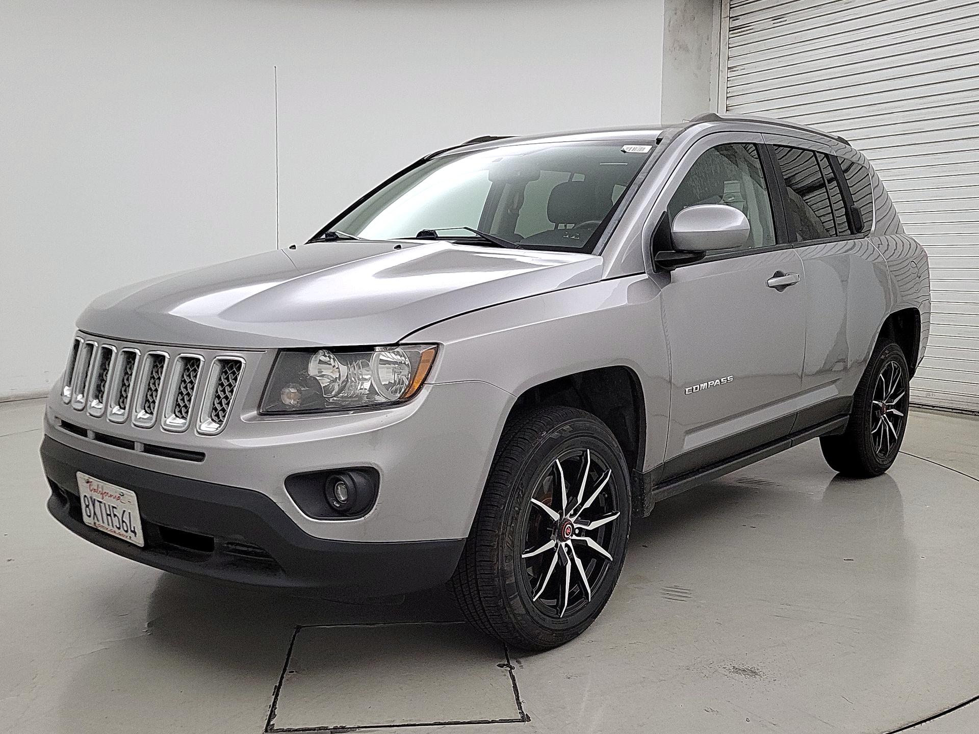 Thumbnail: 2016 Jeep Compass - 3
