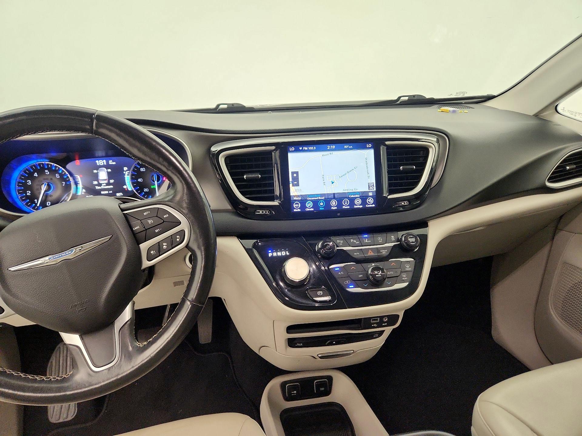Thumbnail: 2020 Chrysler Pacifica - 9