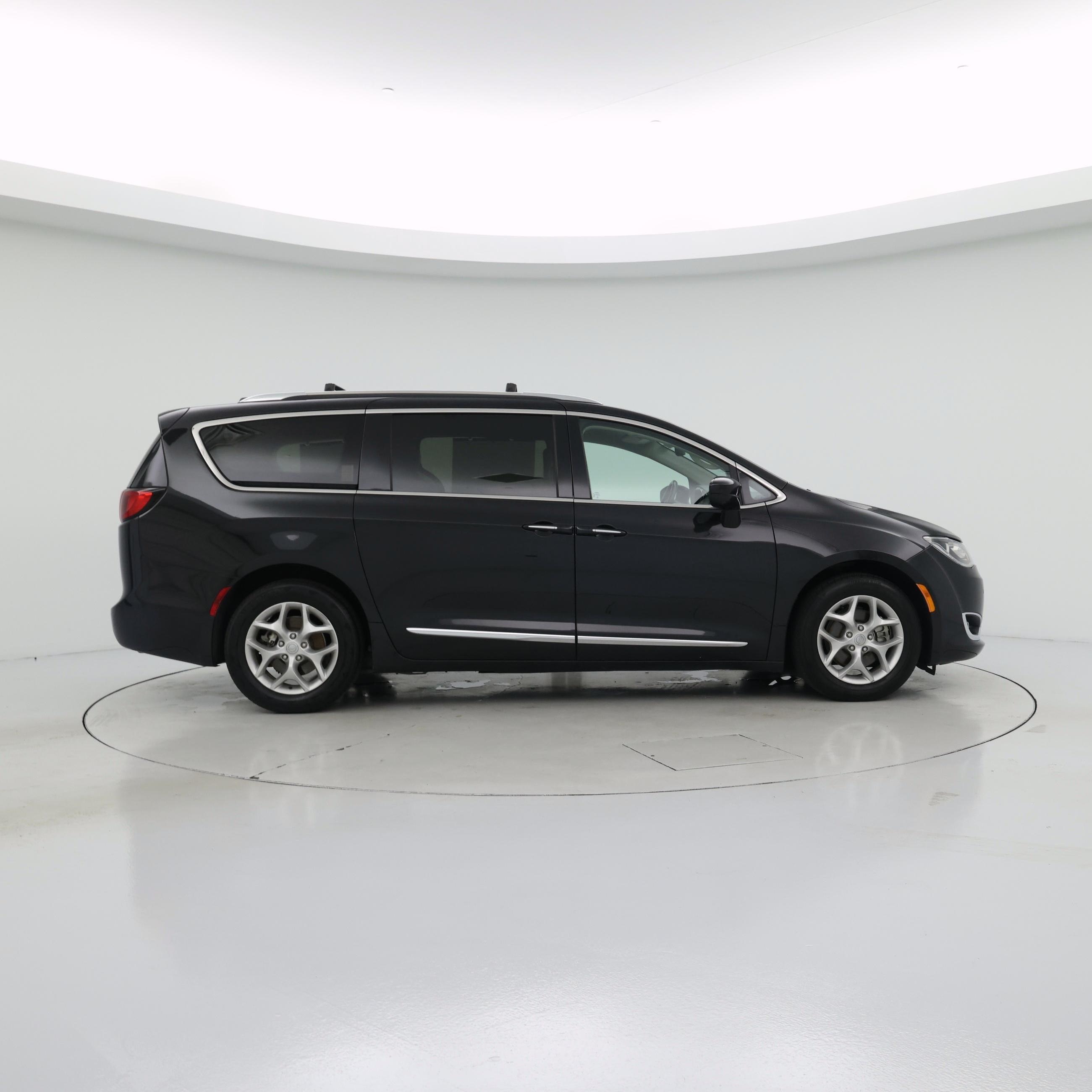 Thumbnail: 2020 Chrysler Pacifica - 7