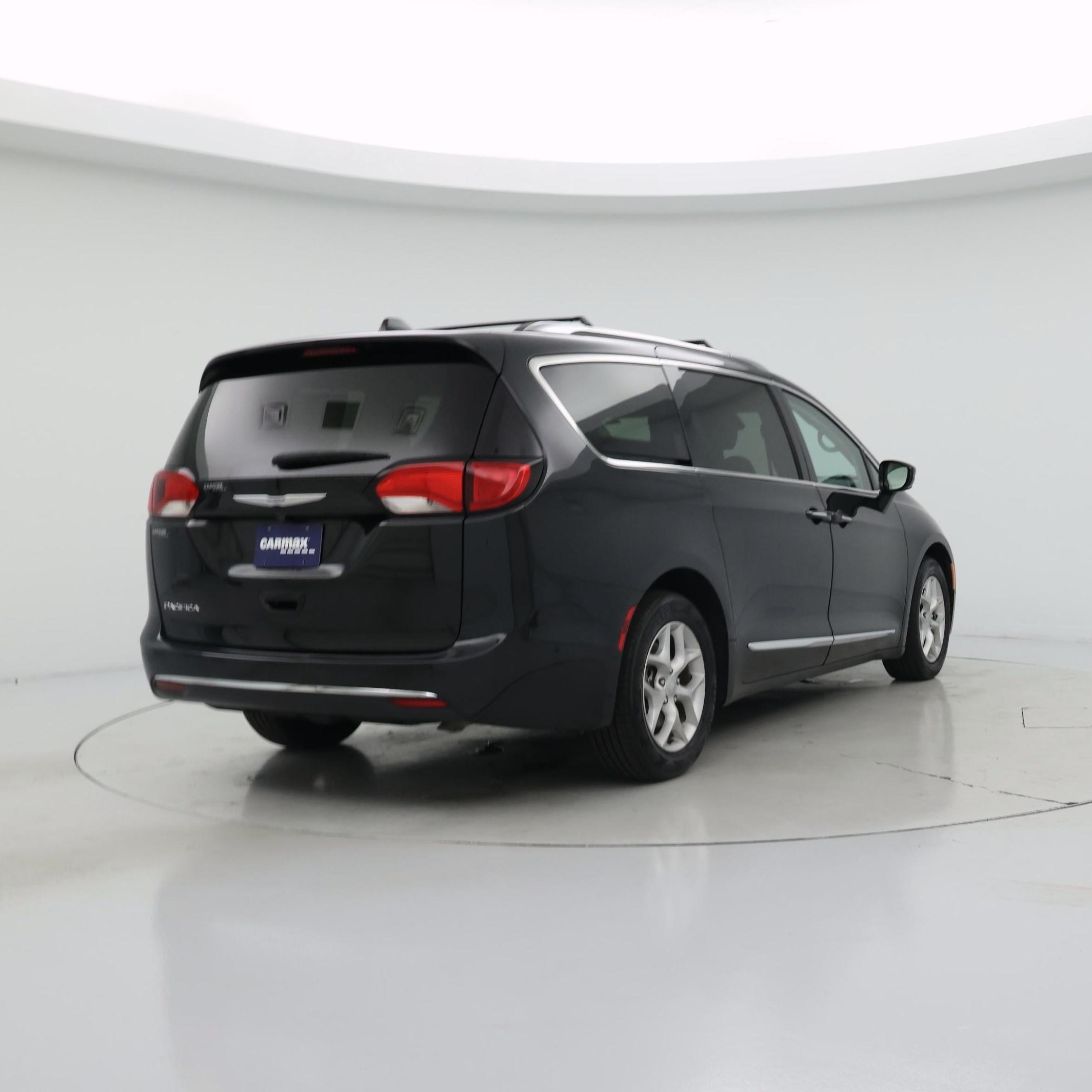 Thumbnail: 2020 Chrysler Pacifica - 8
