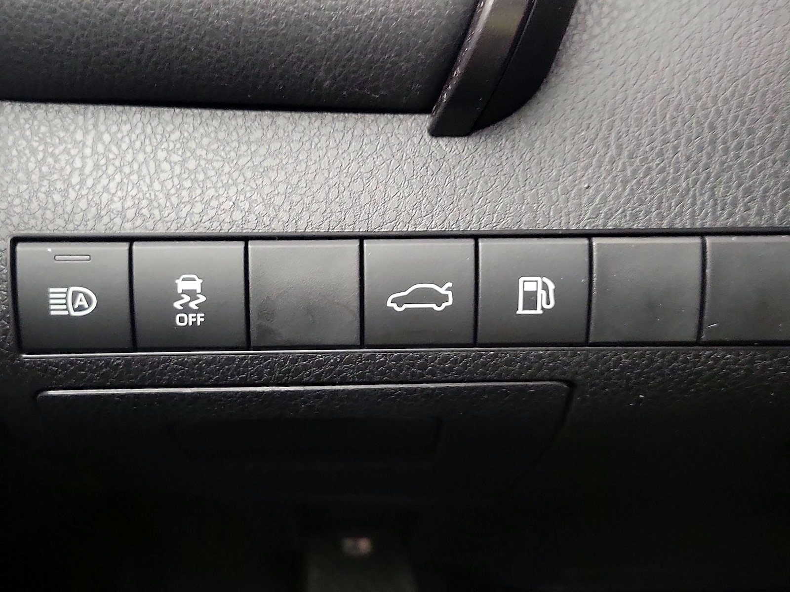 2018 Toyota Camry XSE - Photo 14