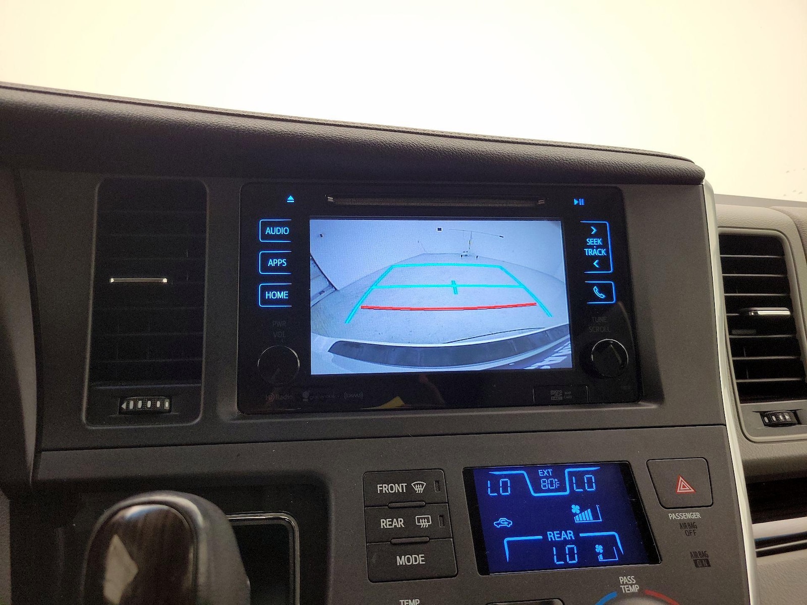 2017 Toyota Sienna XLE - Photo 15