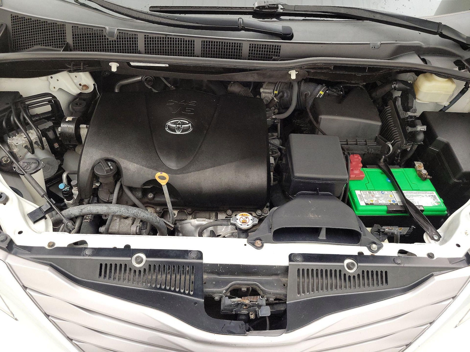 2017 Toyota Sienna XLE - Photo 25