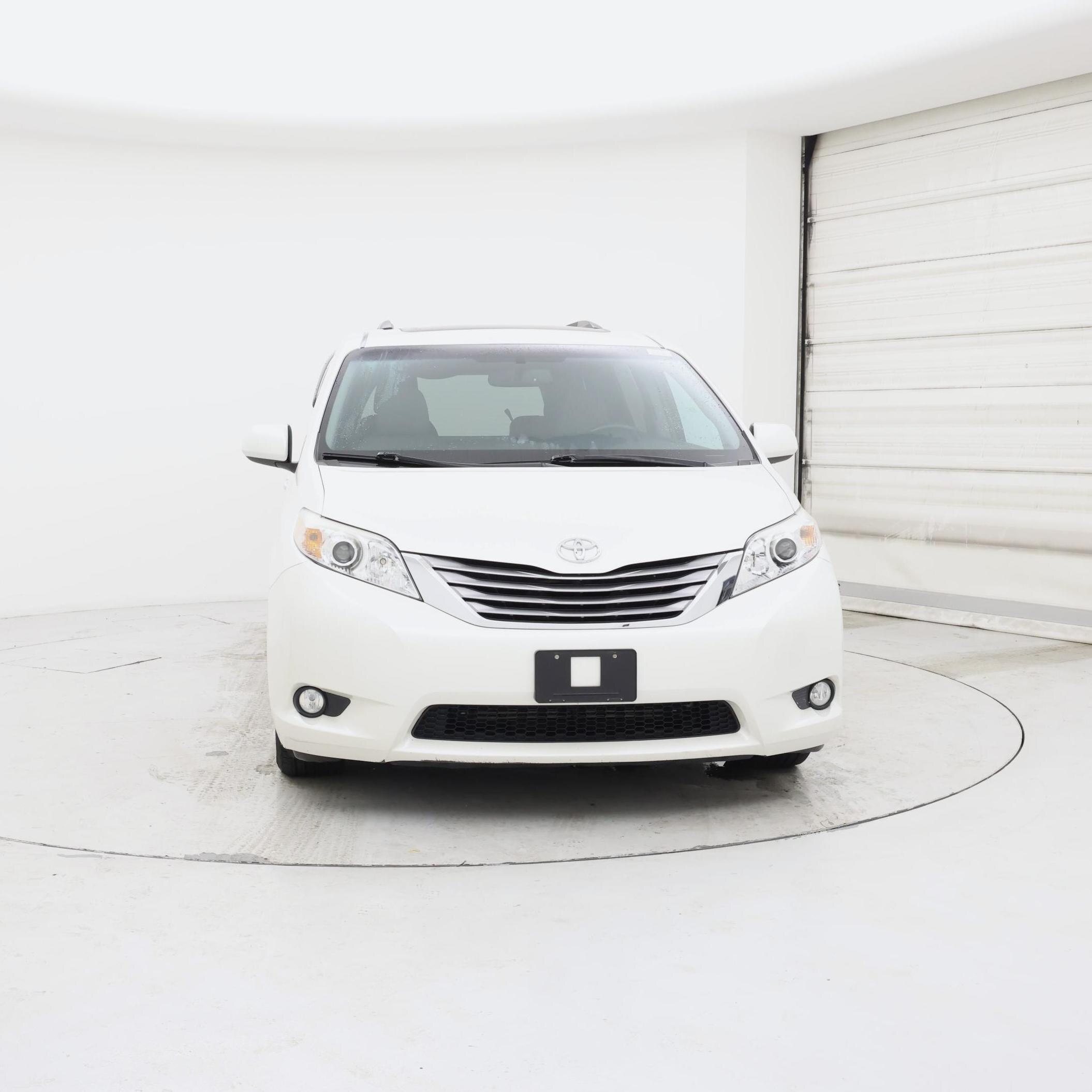 Thumbnail: 2017 Toyota Sienna - 5