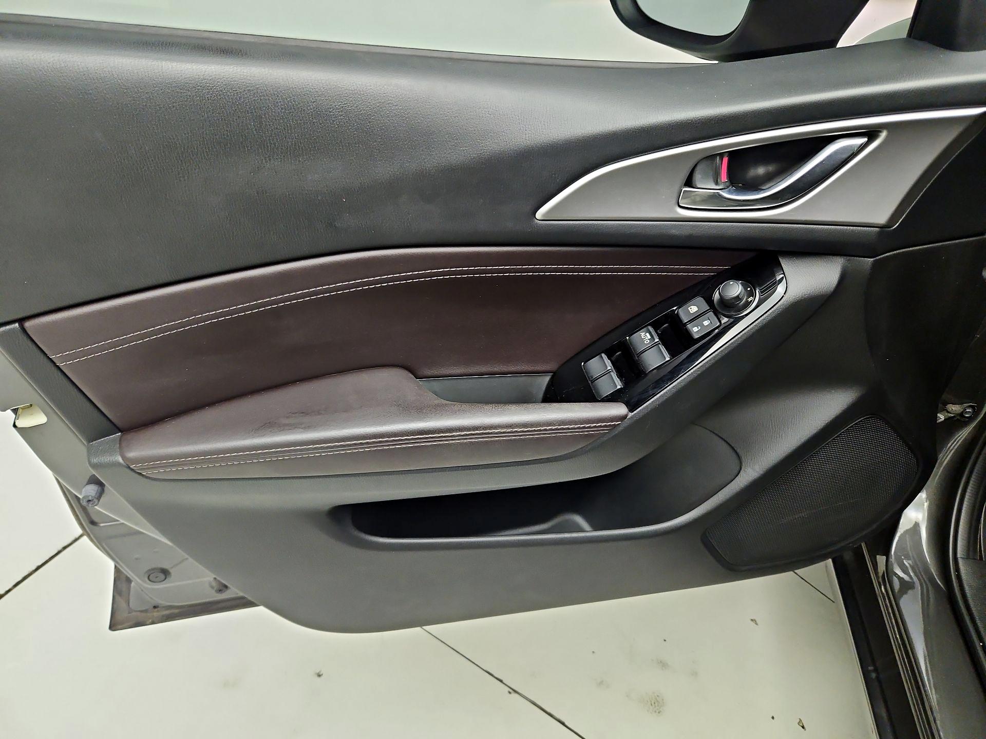 Thumbnail: 2017 Mazda Mazda3 - 12