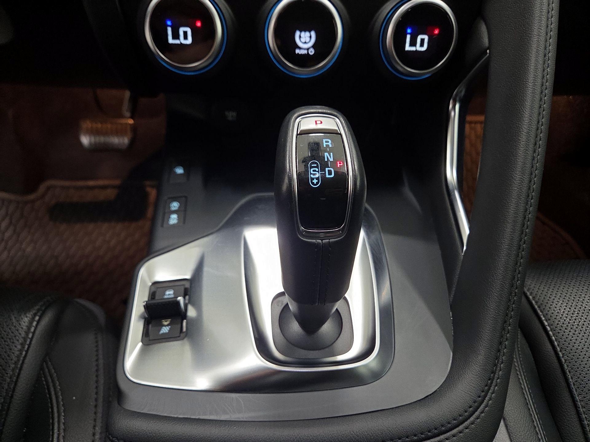 Thumbnail: 2020 Jaguar E-Pace - 17
