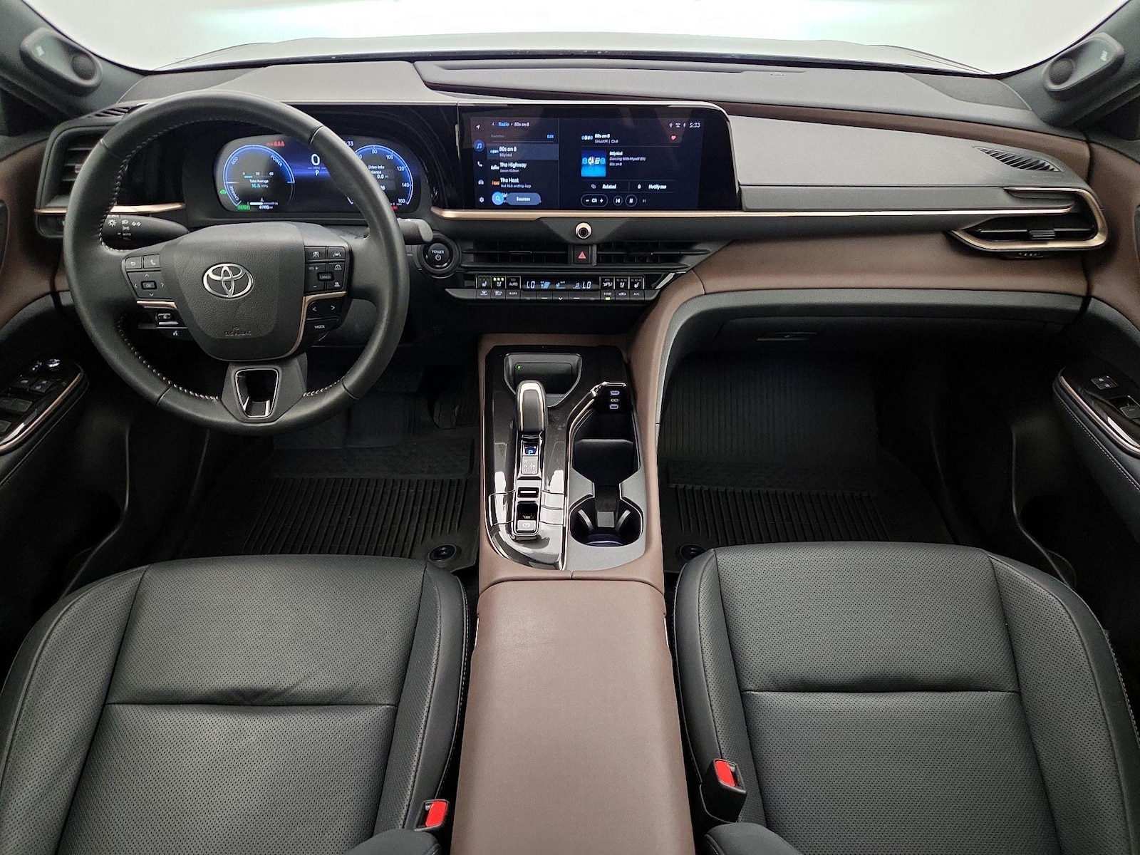 2024 Toyota Crown Limited - Photo 10