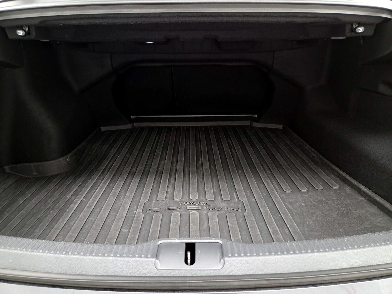 2024 Toyota Crown Limited - Photo 22