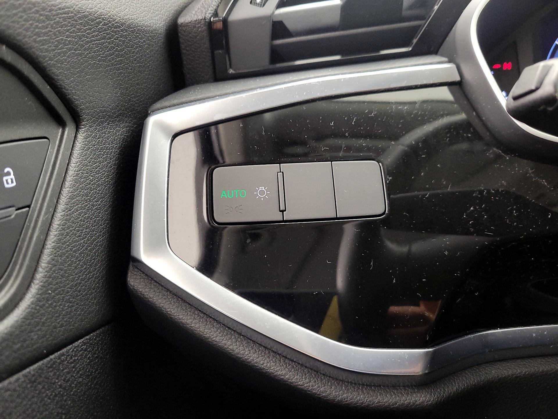 Thumbnail: 2020 Audi Q3 - 13