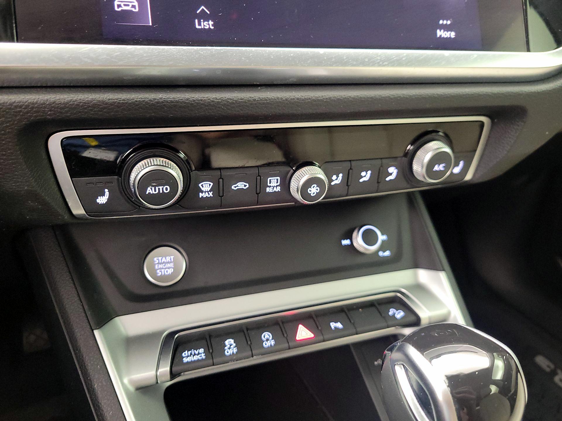 Thumbnail: 2020 Audi Q3 - 16