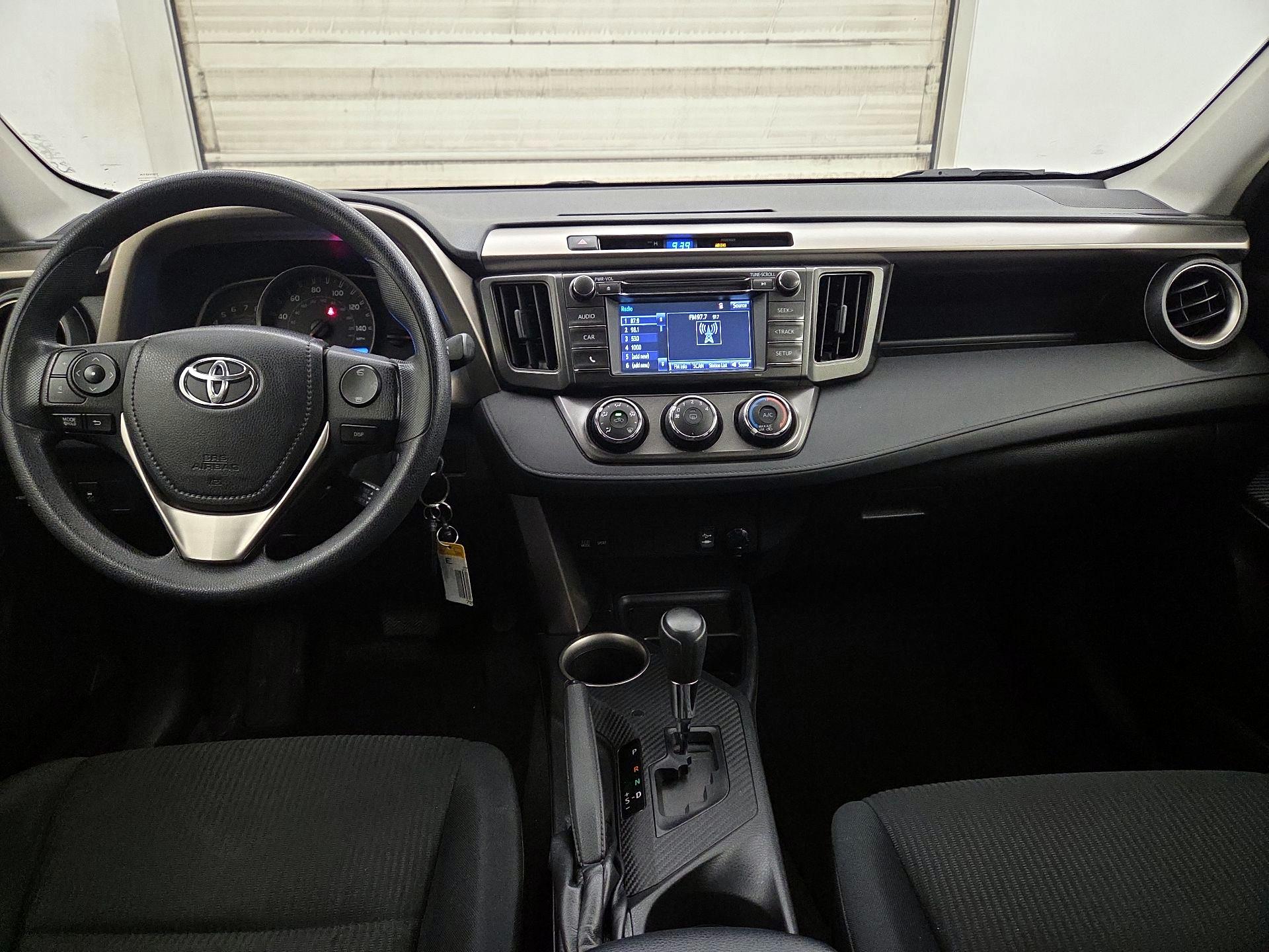 Thumbnail: 2015 Toyota RAV4 - 9