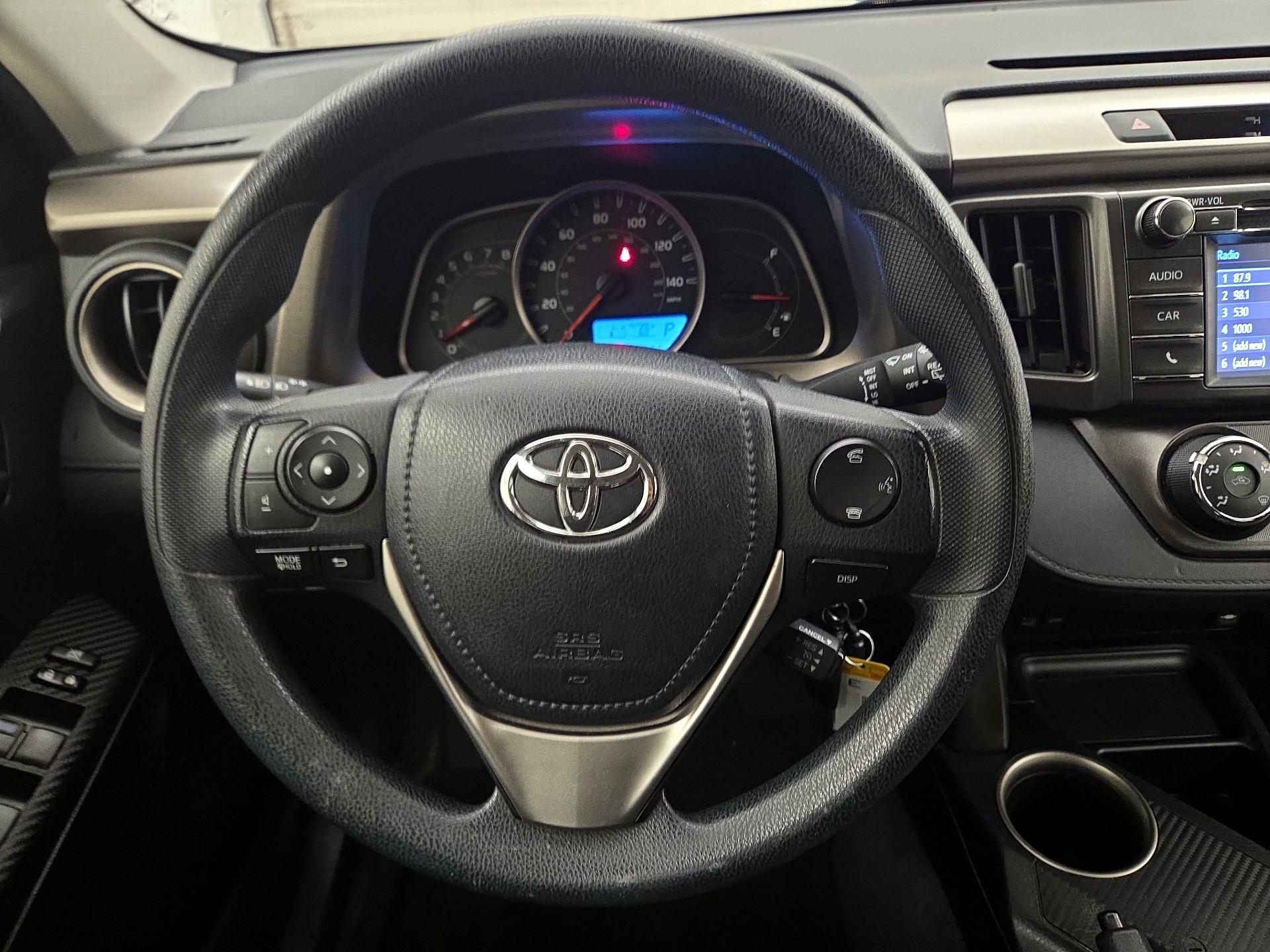 Thumbnail: 2015 Toyota RAV4 - 10