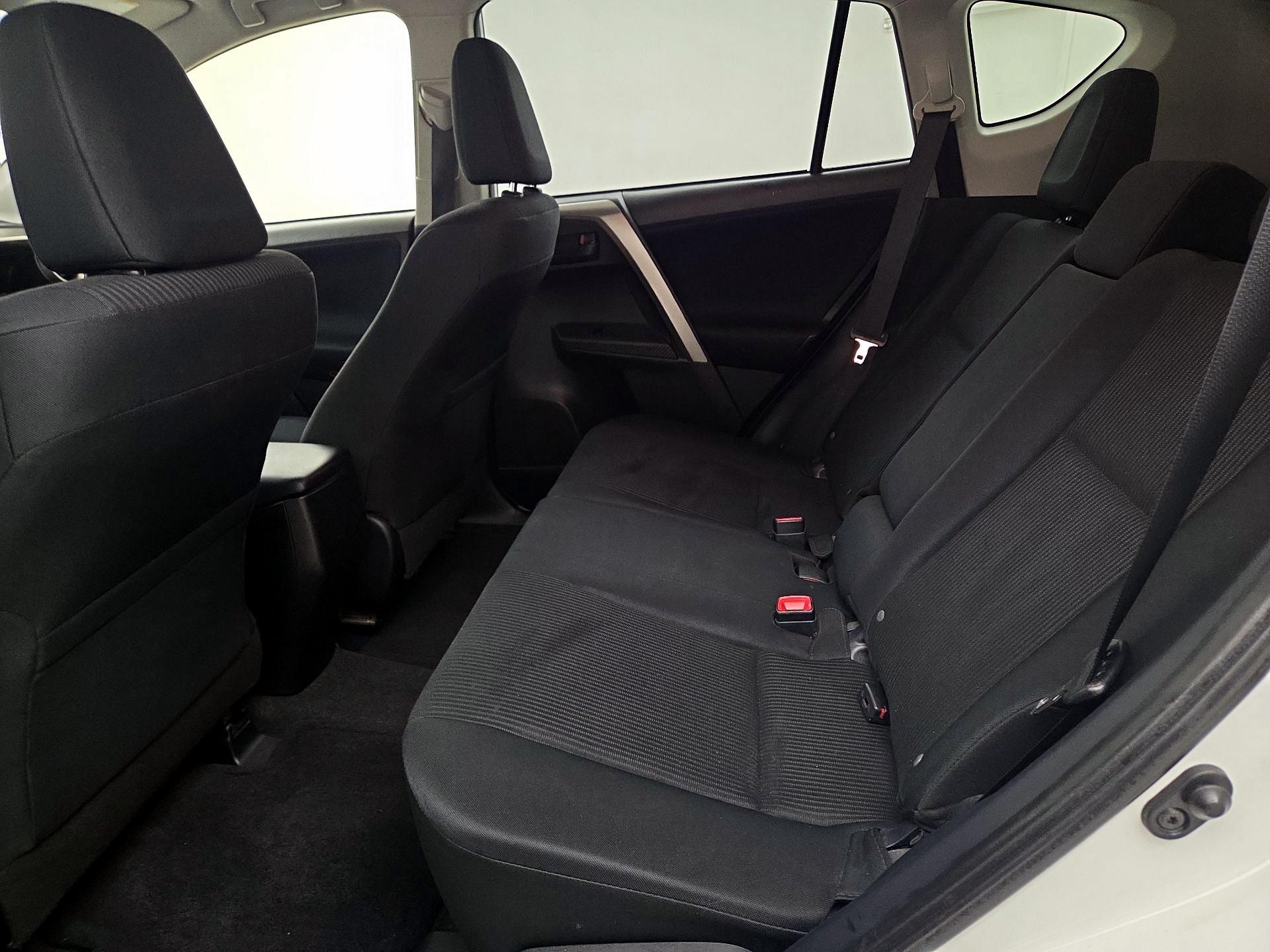 Thumbnail: 2015 Toyota RAV4 - 19
