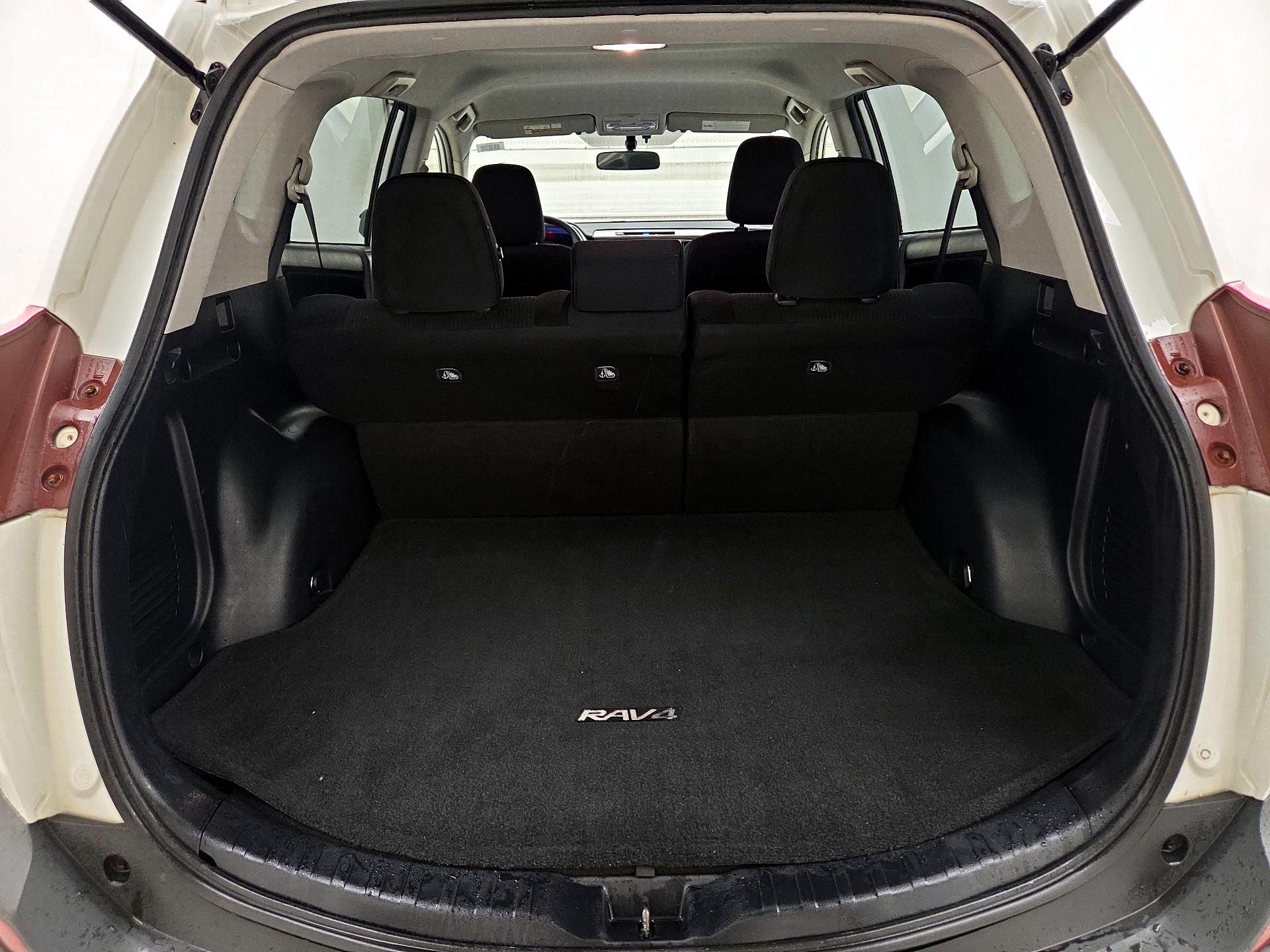 Thumbnail: 2015 Toyota RAV4 - 20