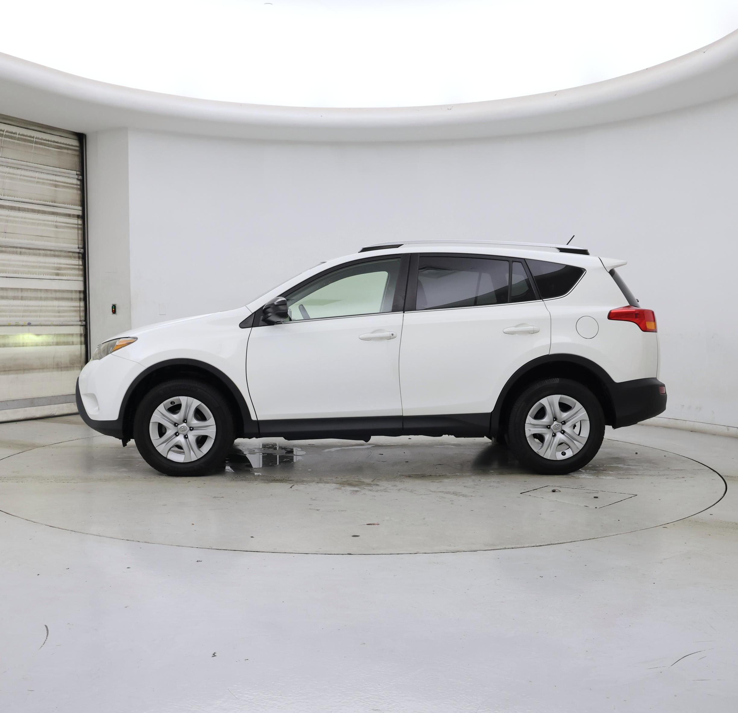 Thumbnail: 2015 Toyota RAV4 - 3