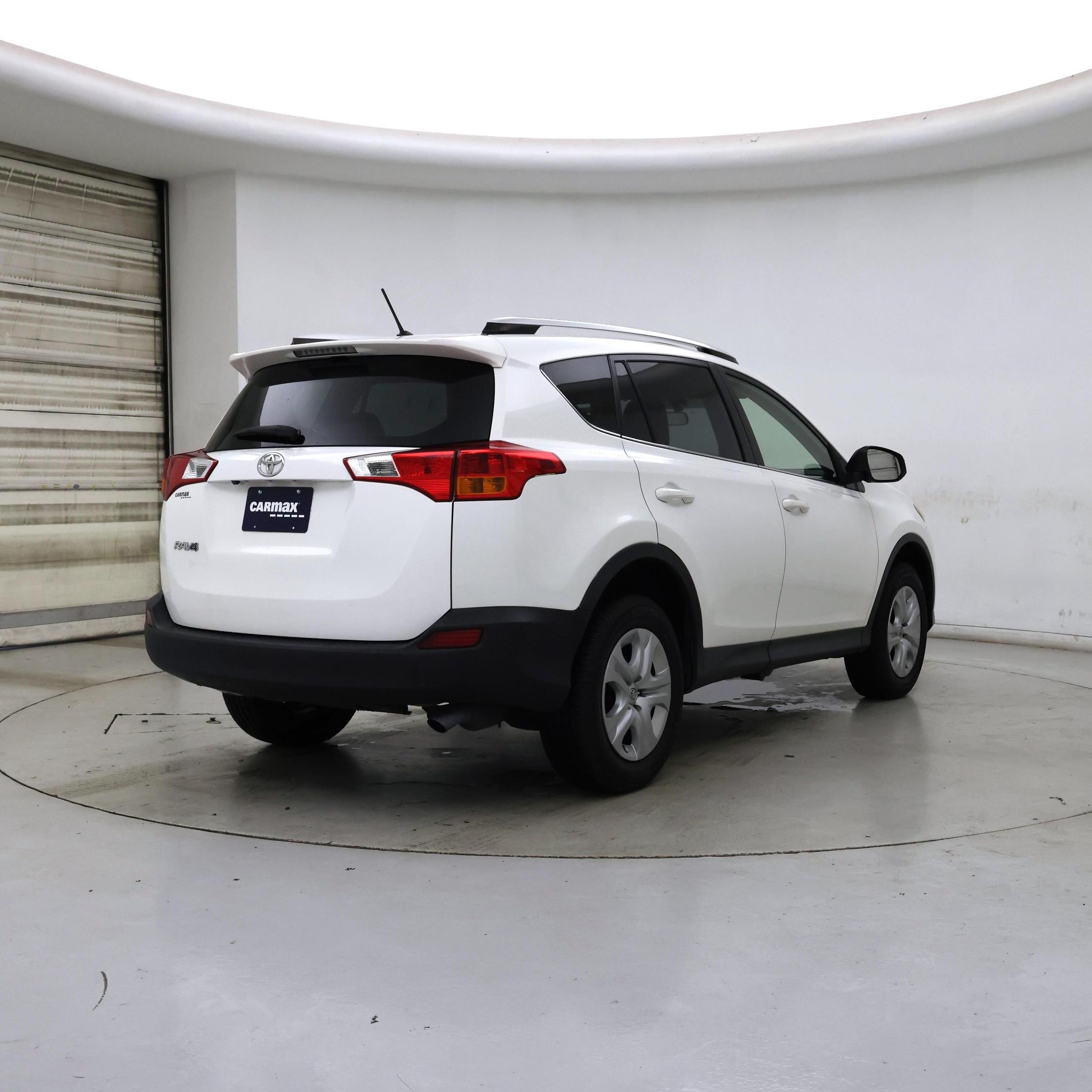 Thumbnail: 2015 Toyota RAV4 - 8
