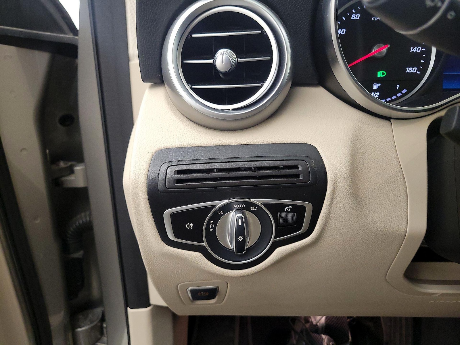 2020 Mercedes-Benz GLC GLC300 - Photo 12