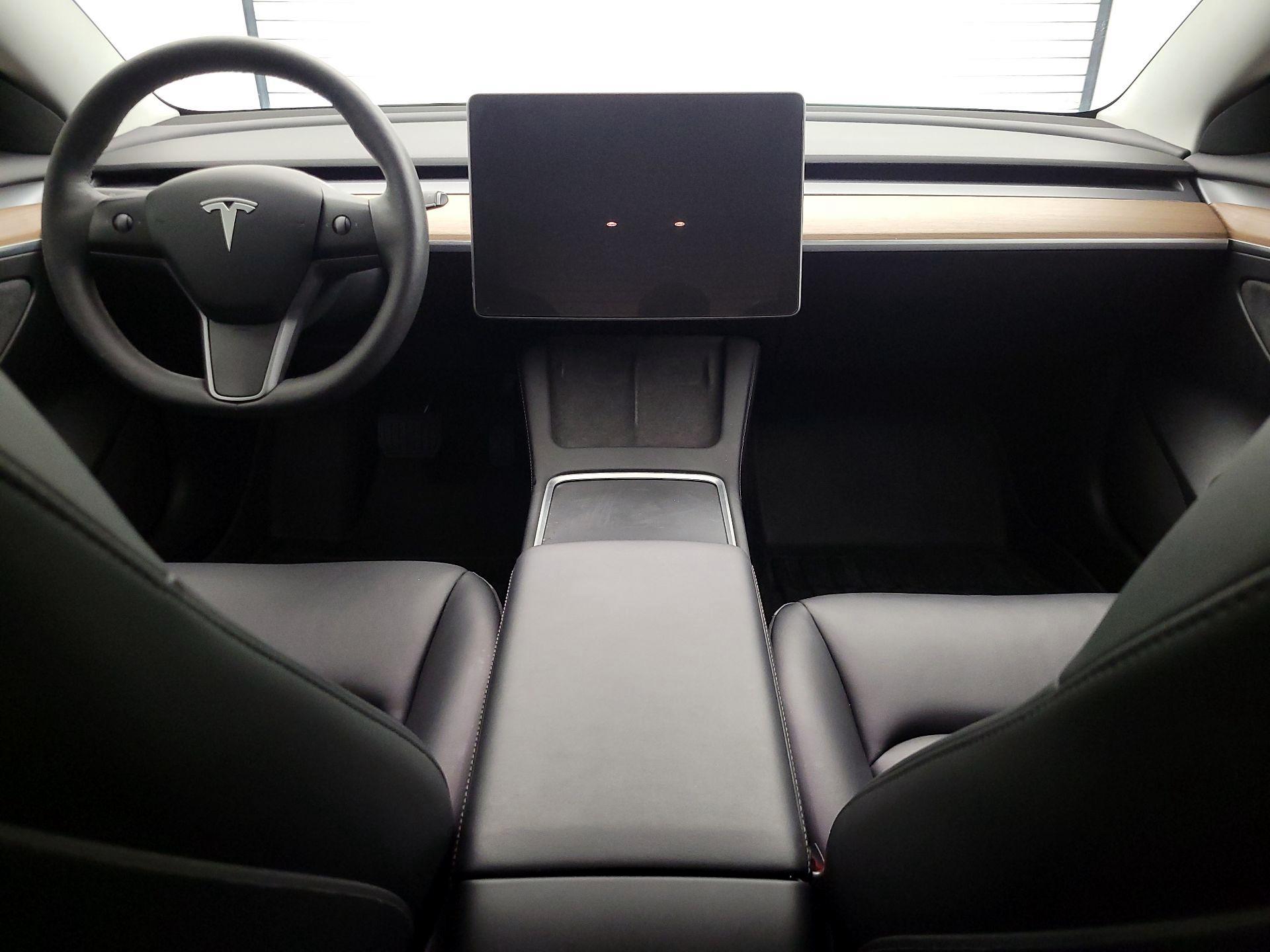 Thumbnail: 2023 Tesla Model 3 - 9
