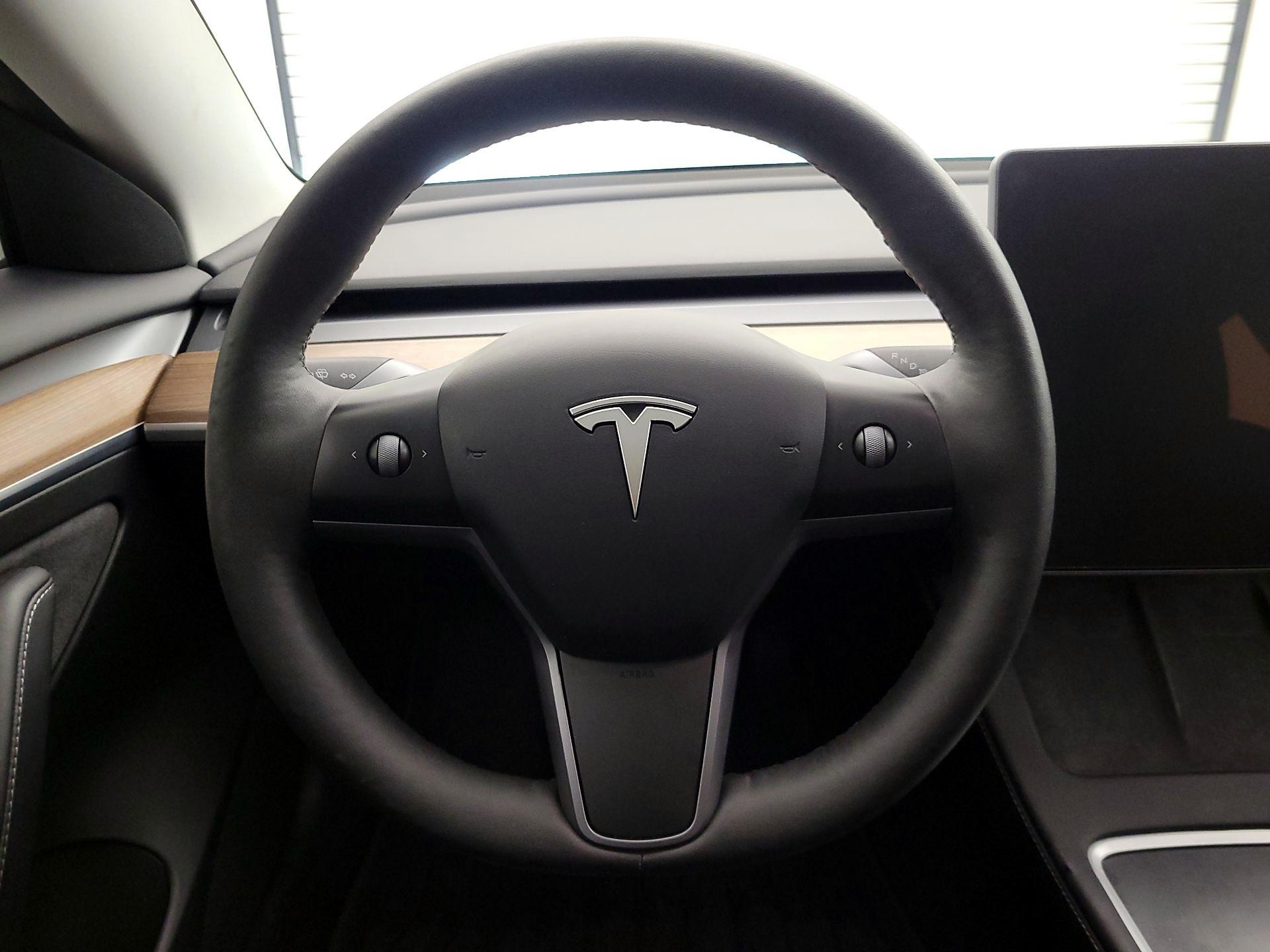 Thumbnail: 2023 Tesla Model 3 - 10