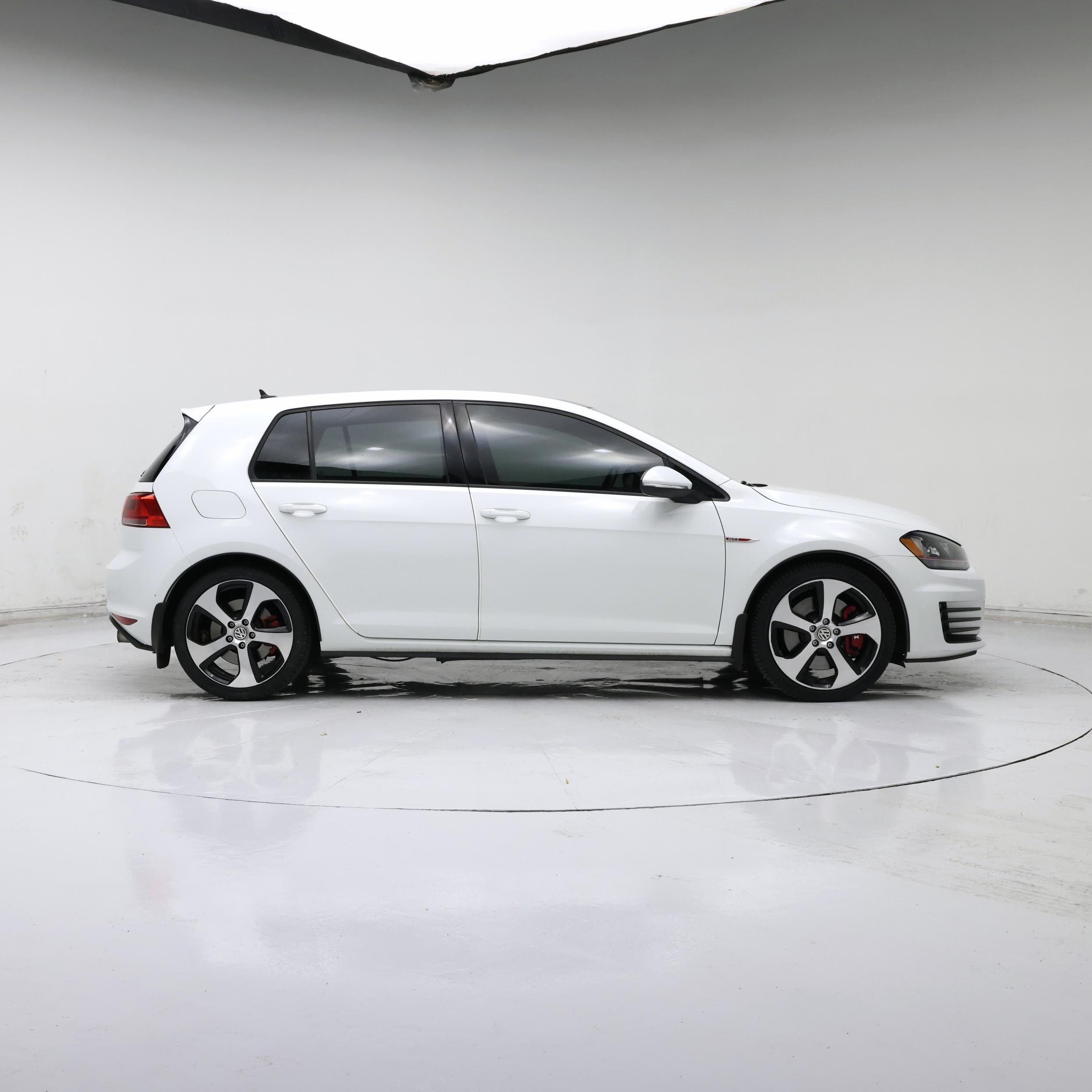 Thumbnail: 2017 Volkswagen Golf - 7