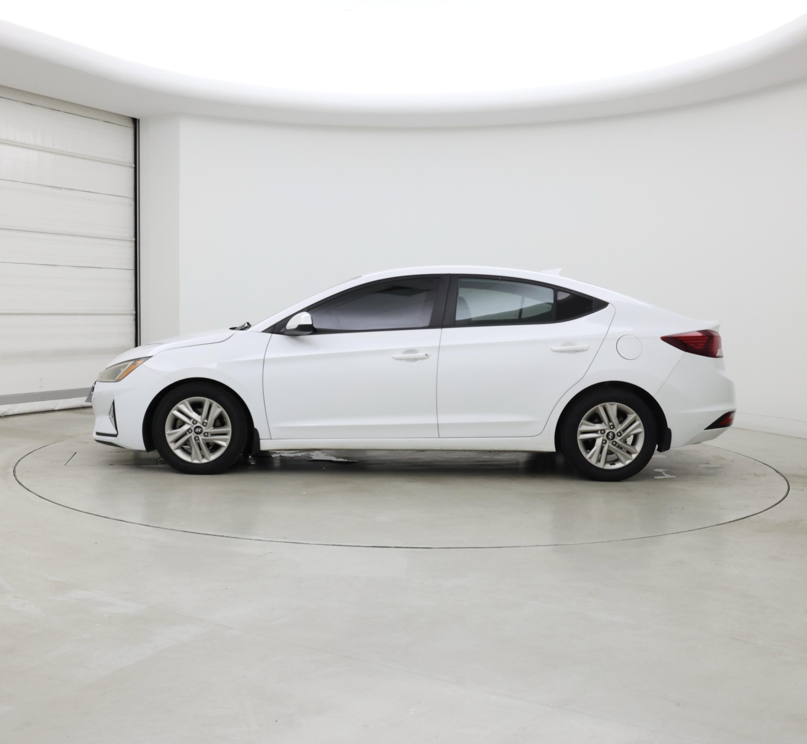 Thumbnail: 2019 Hyundai Elantra - 3