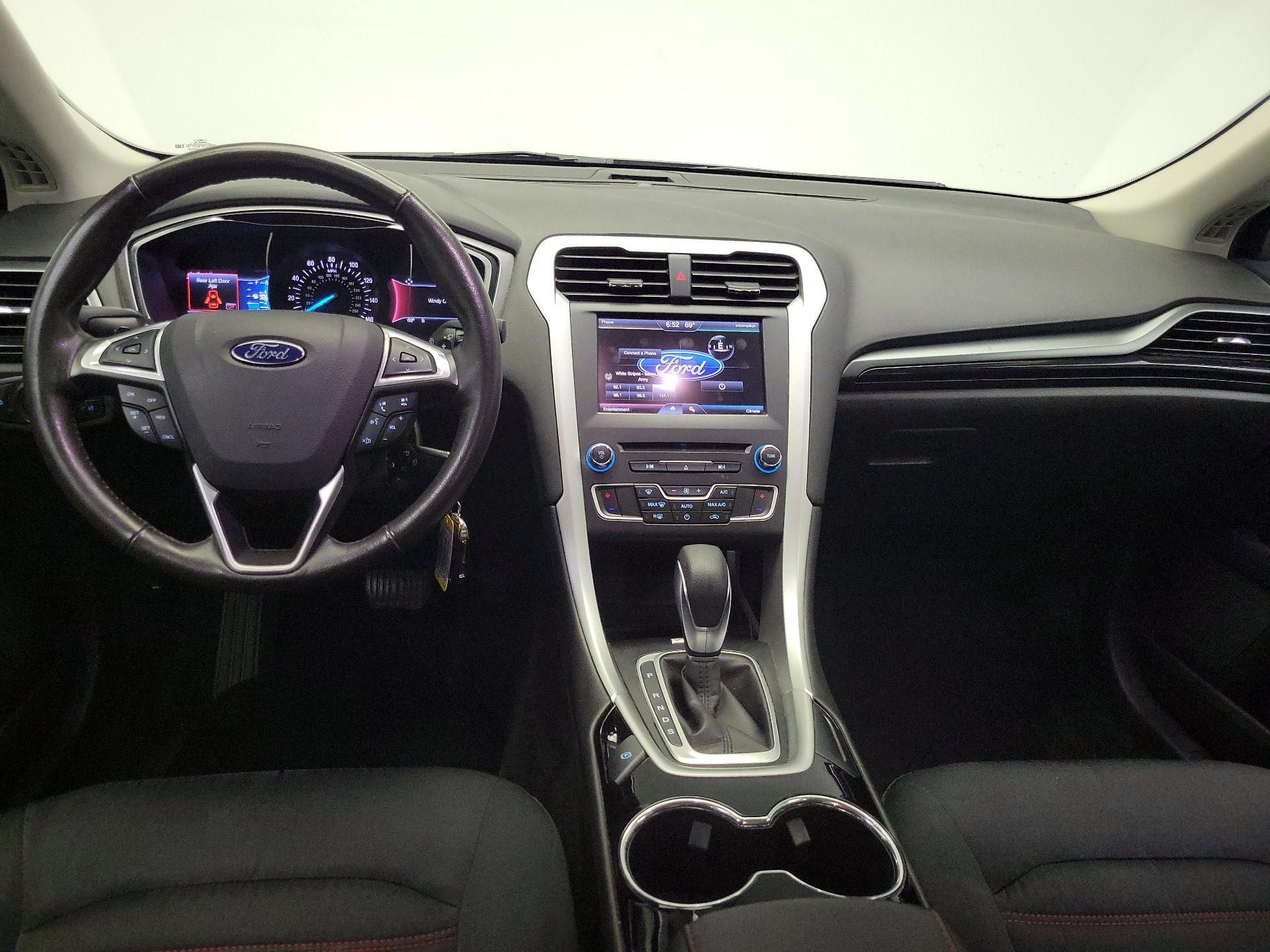 Thumbnail: 2016 Ford Fusion - 9