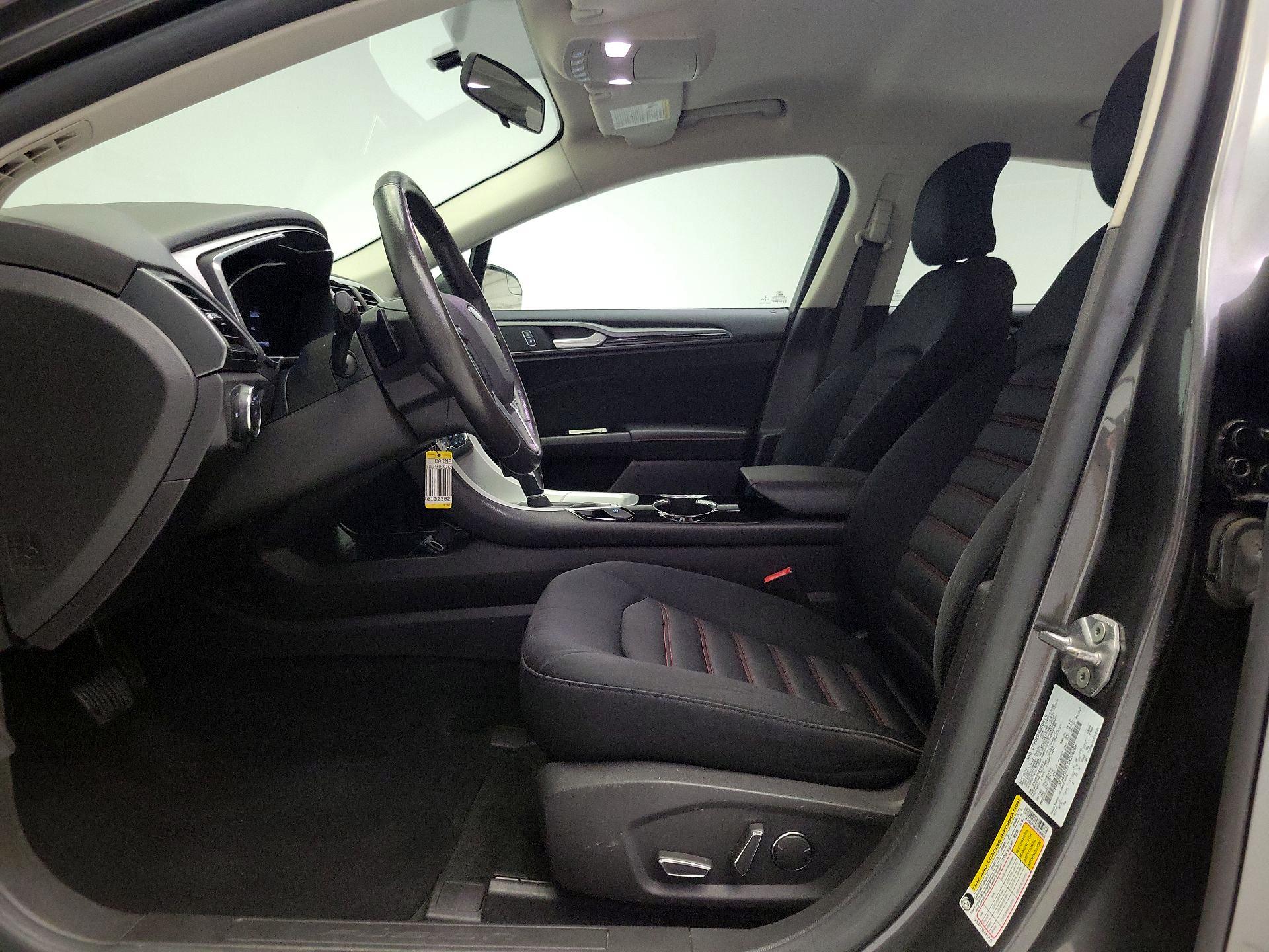 Thumbnail: 2016 Ford Fusion - 11