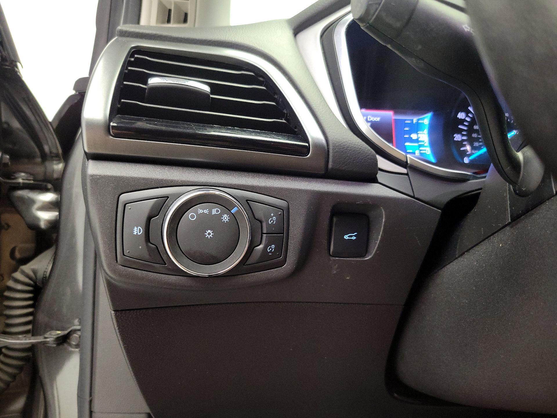 Thumbnail: 2016 Ford Fusion - 13
