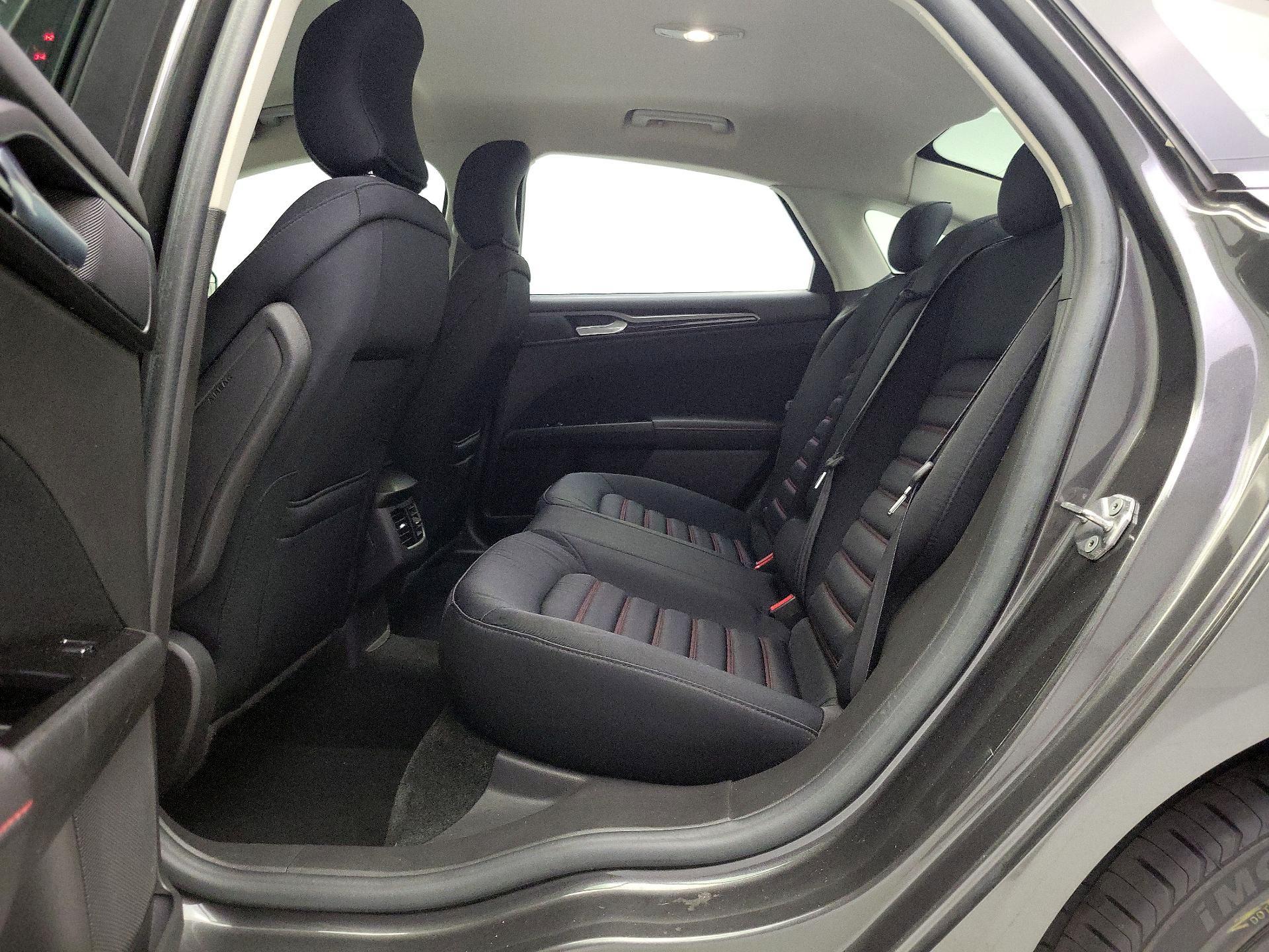 Thumbnail: 2016 Ford Fusion - 19