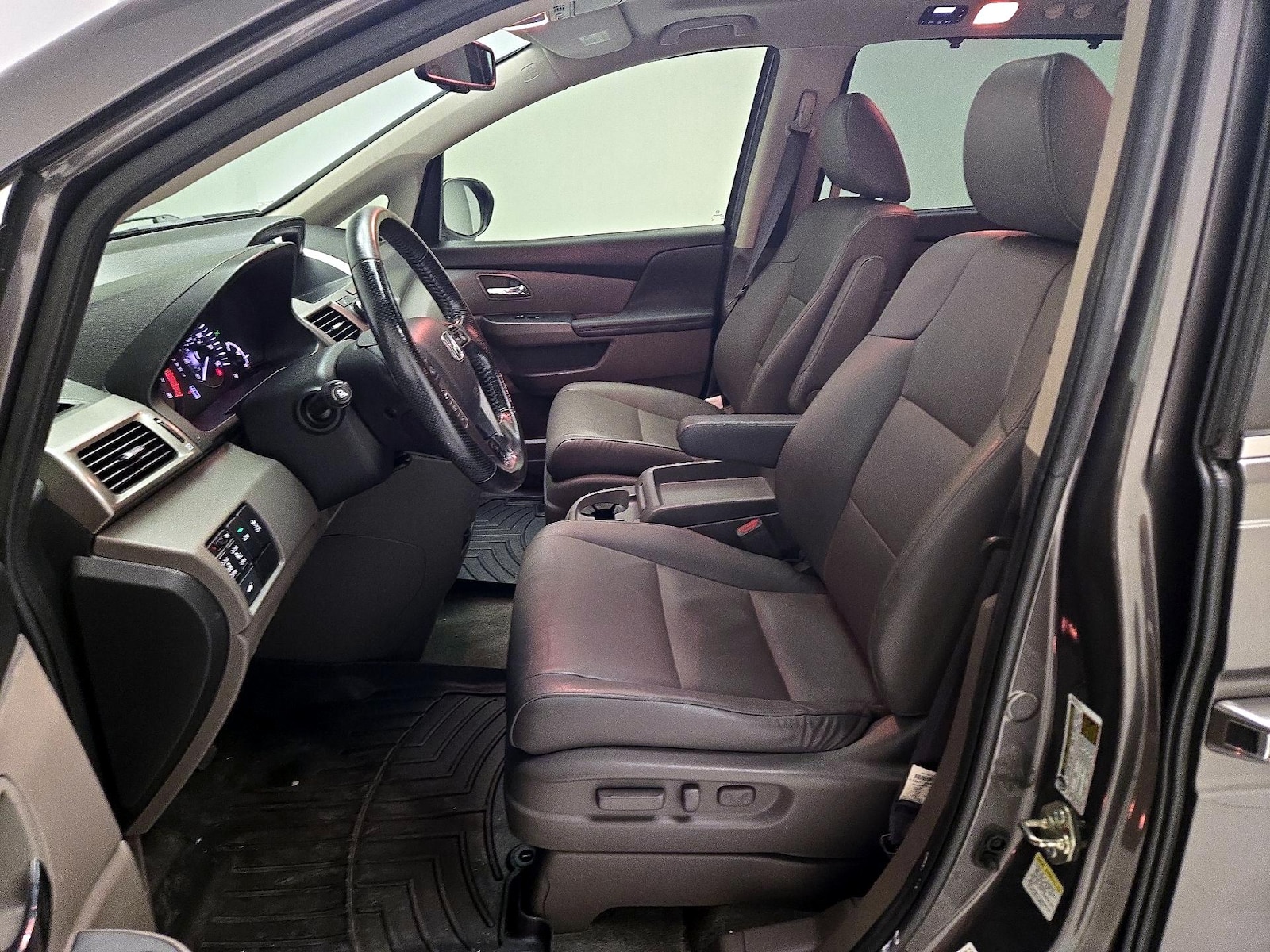 2016 Honda Odyssey EX-L - Photo 12