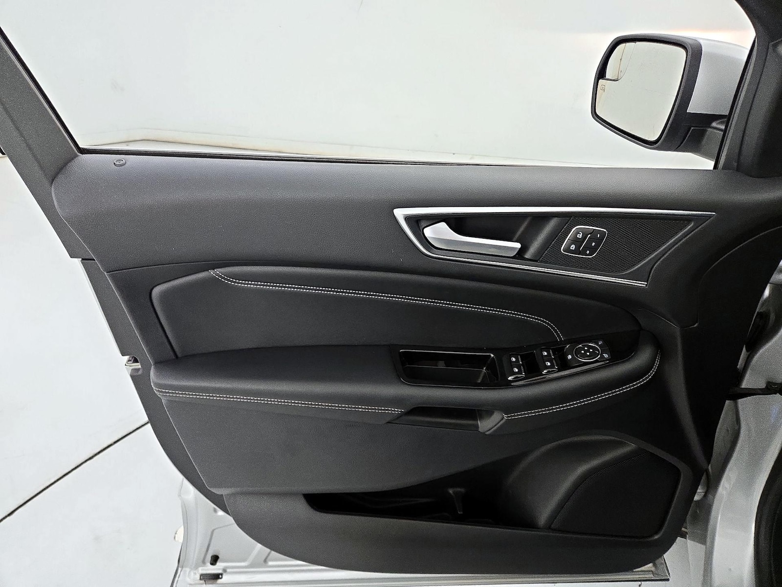 2018 Ford Edge Titanium - Photo 13