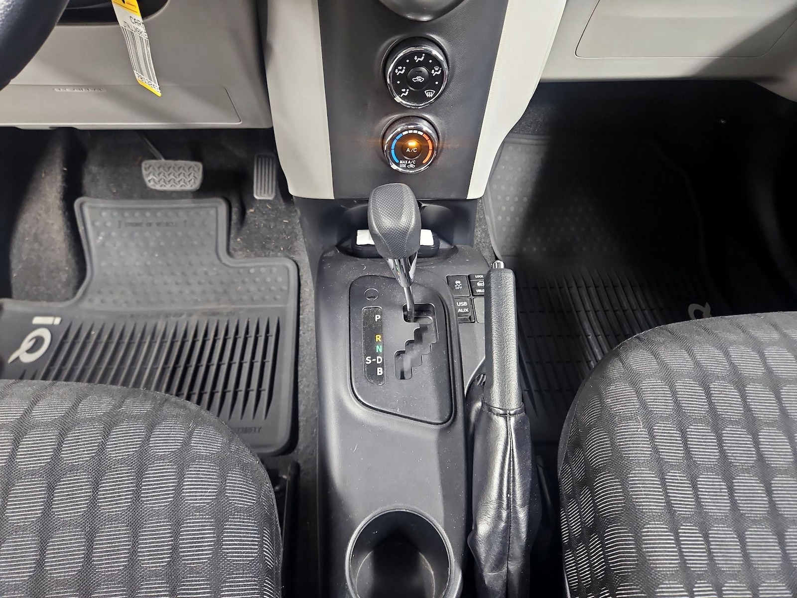 2014 Scion iQ 10 Series - Photo 17
