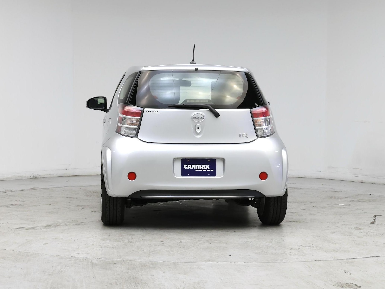 2014 Scion iQ 10 Series - Photo 7