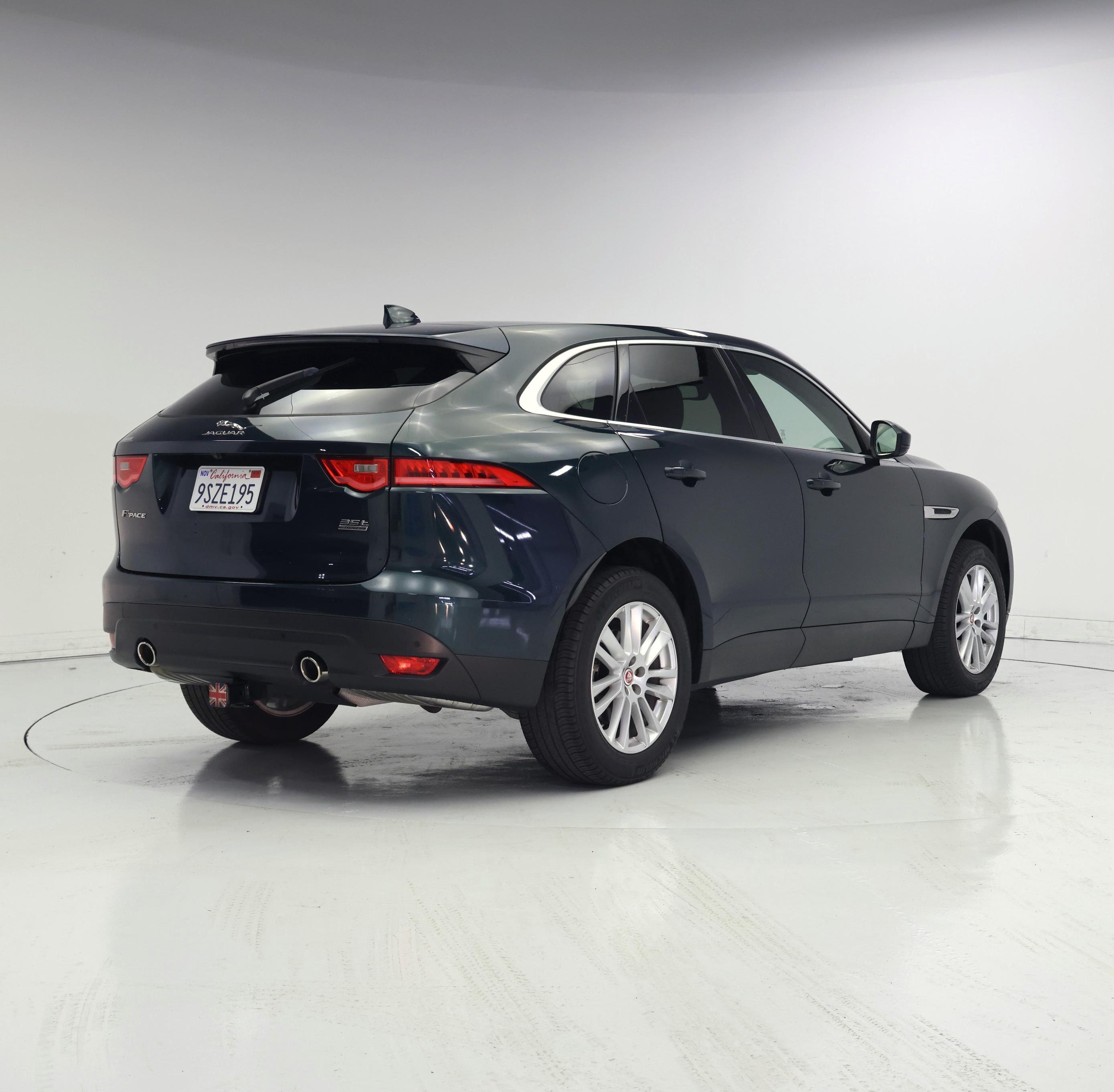 Thumbnail: 2017 Jaguar F-Pace - 8