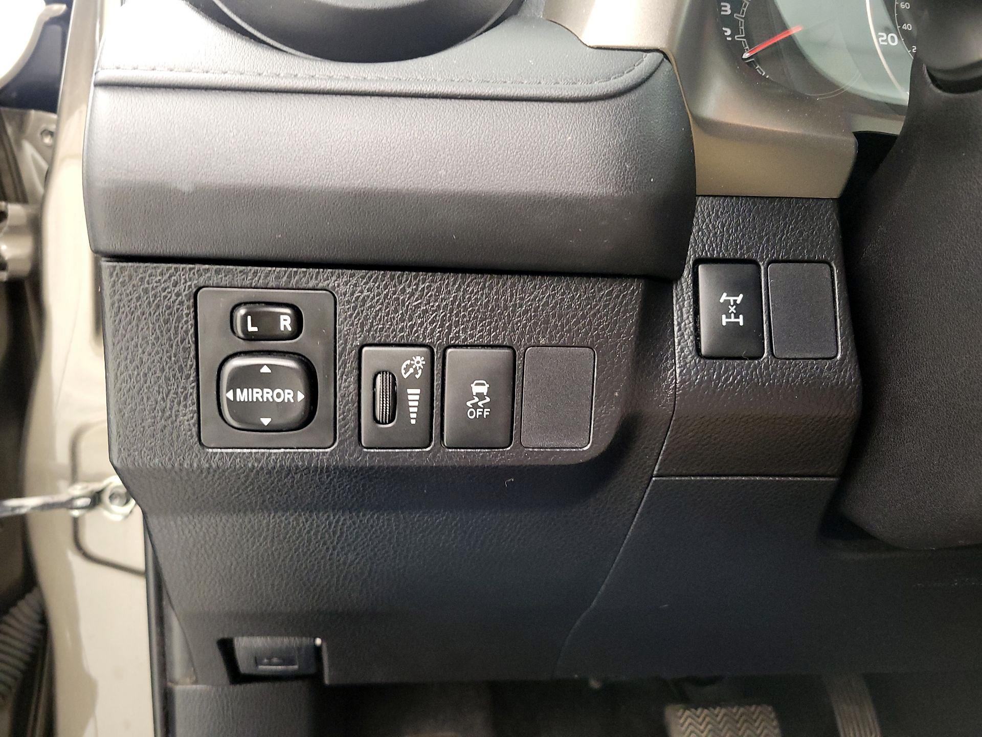 Thumbnail: 2014 Toyota RAV4 - 13