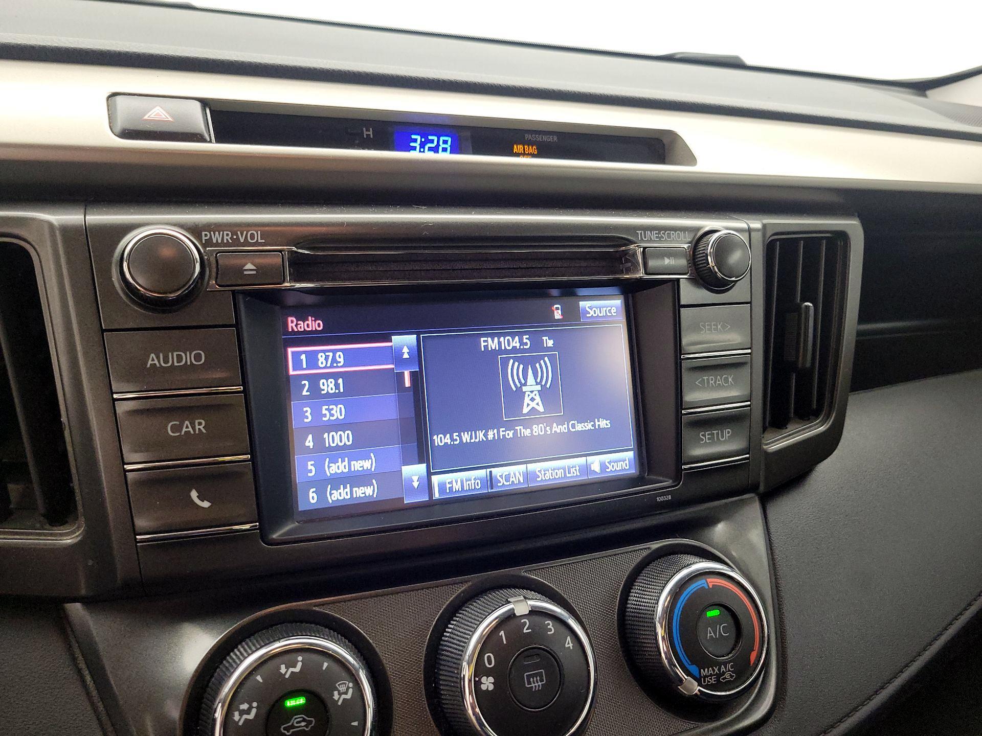 Thumbnail: 2014 Toyota RAV4 - 15
