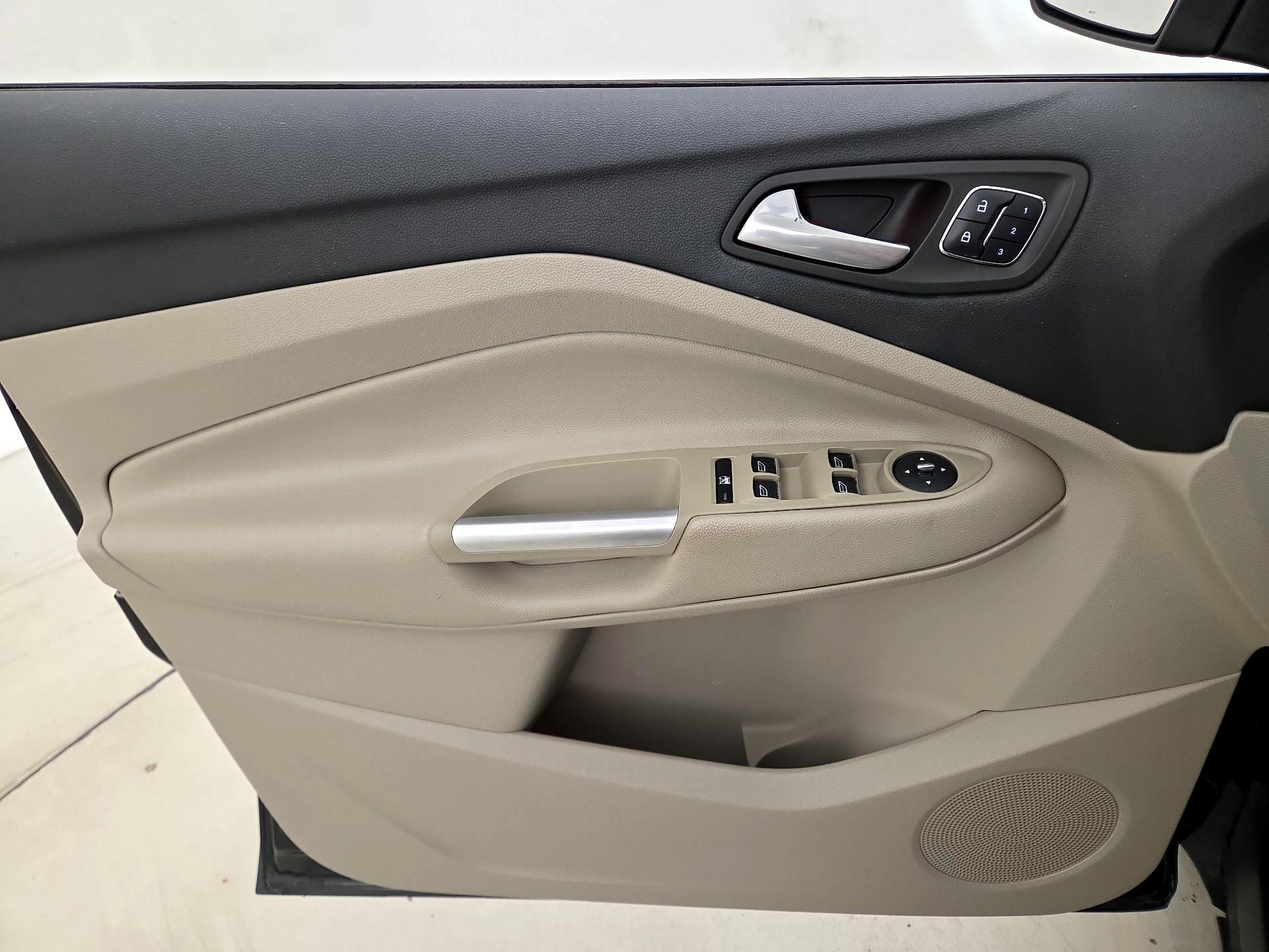 Thumbnail: 2016 Ford Escape - 12