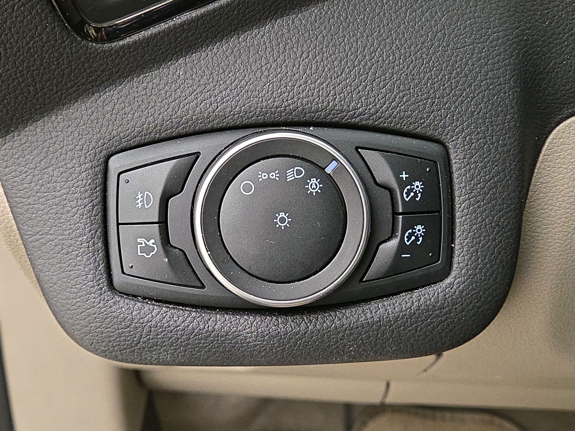 Thumbnail: 2016 Ford Escape - 13