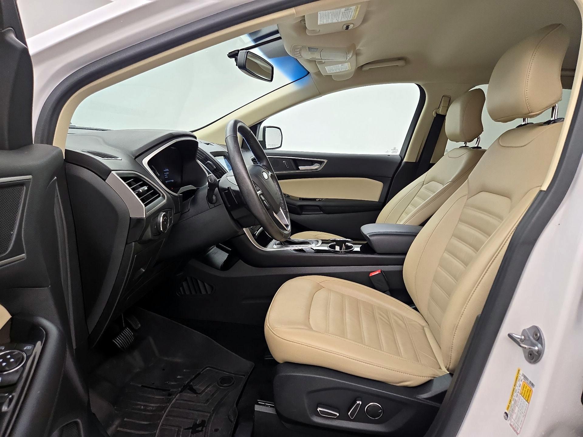 Thumbnail: 2016 Ford Edge - 11