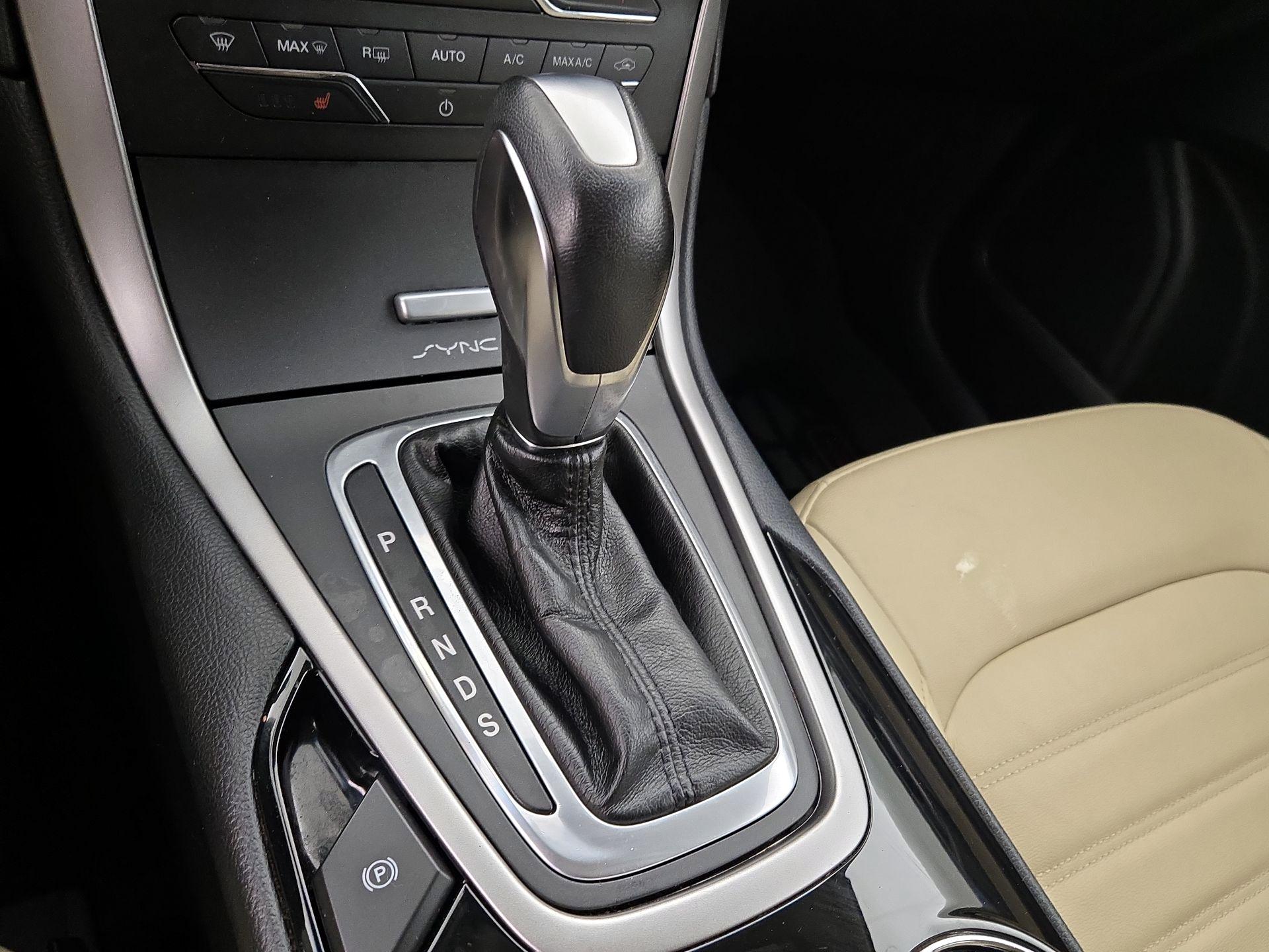 Thumbnail: 2016 Ford Edge - 18