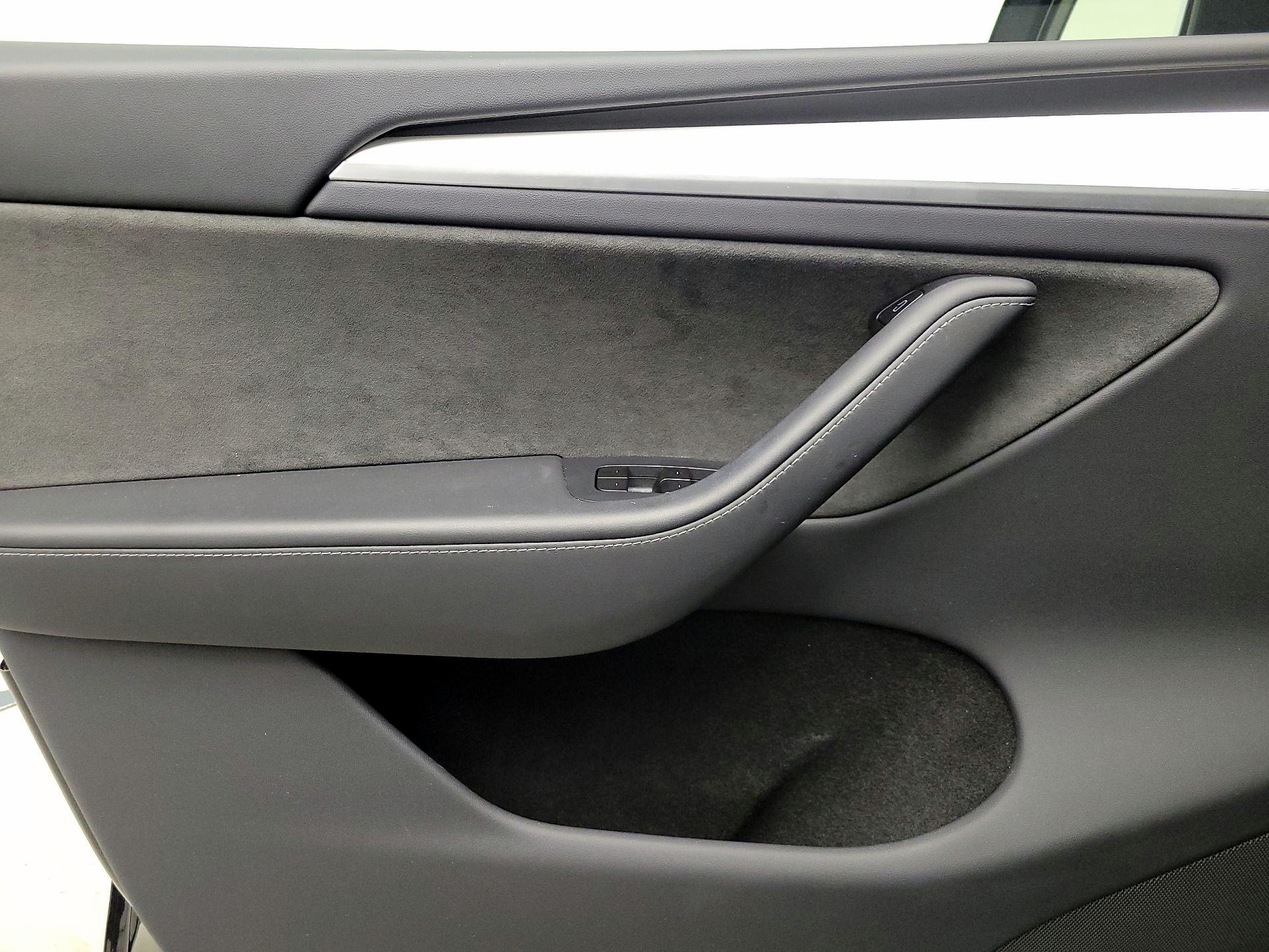 Thumbnail: 2025 Tesla Model Y - 12