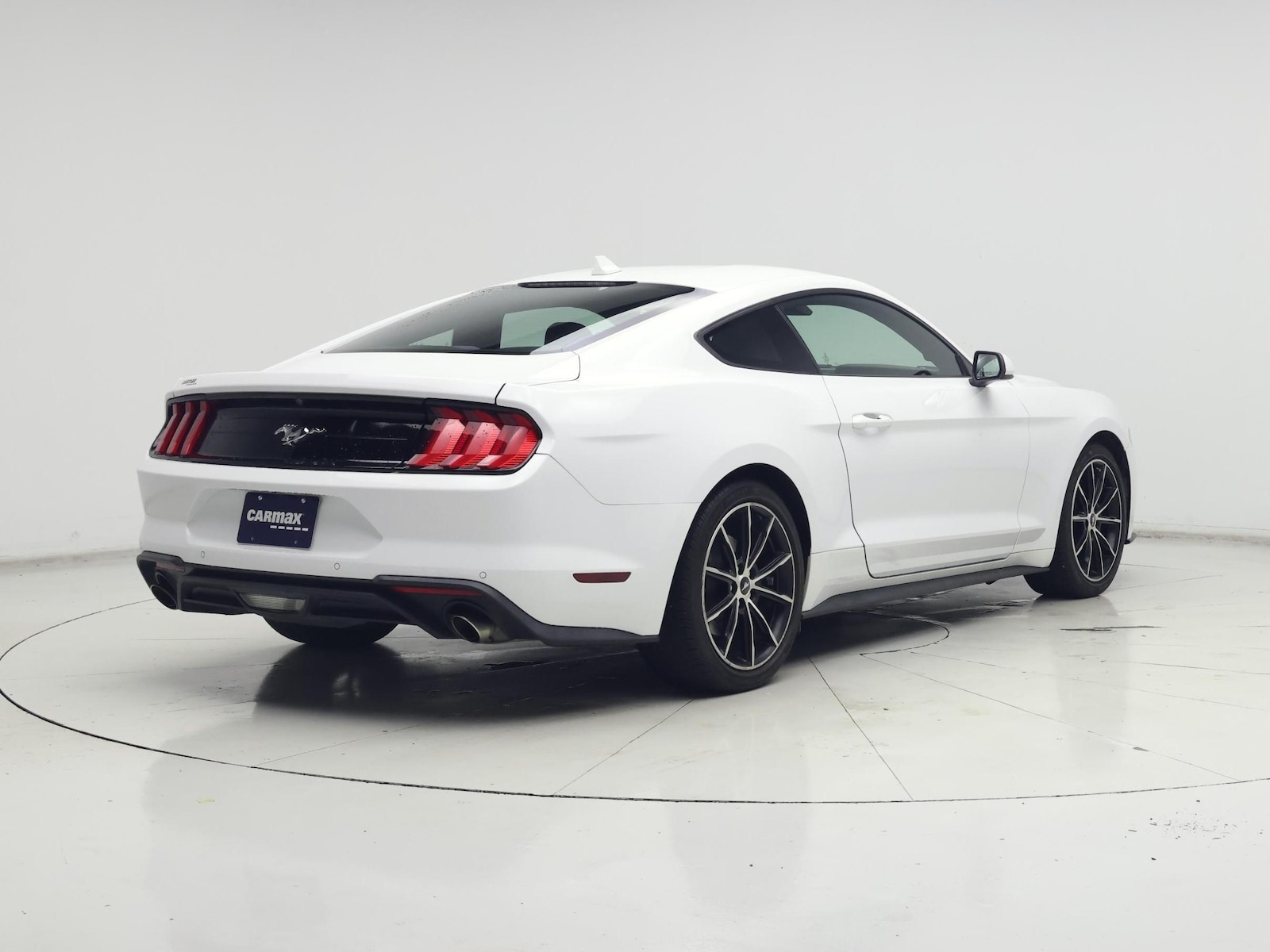 2021 Ford Mustang EcoBoost - Photo 9