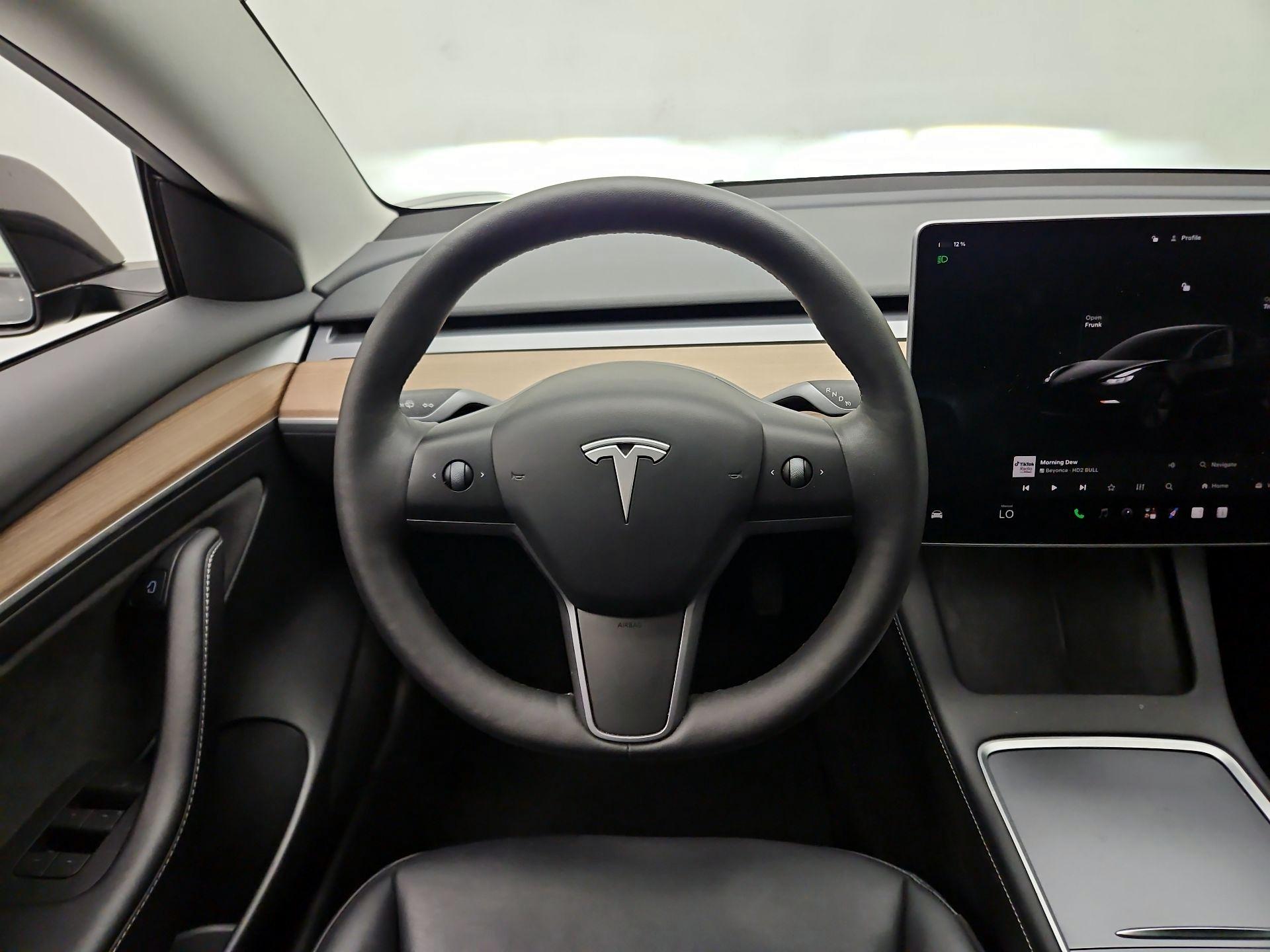 Thumbnail: 2023 Tesla Model 3 - 10