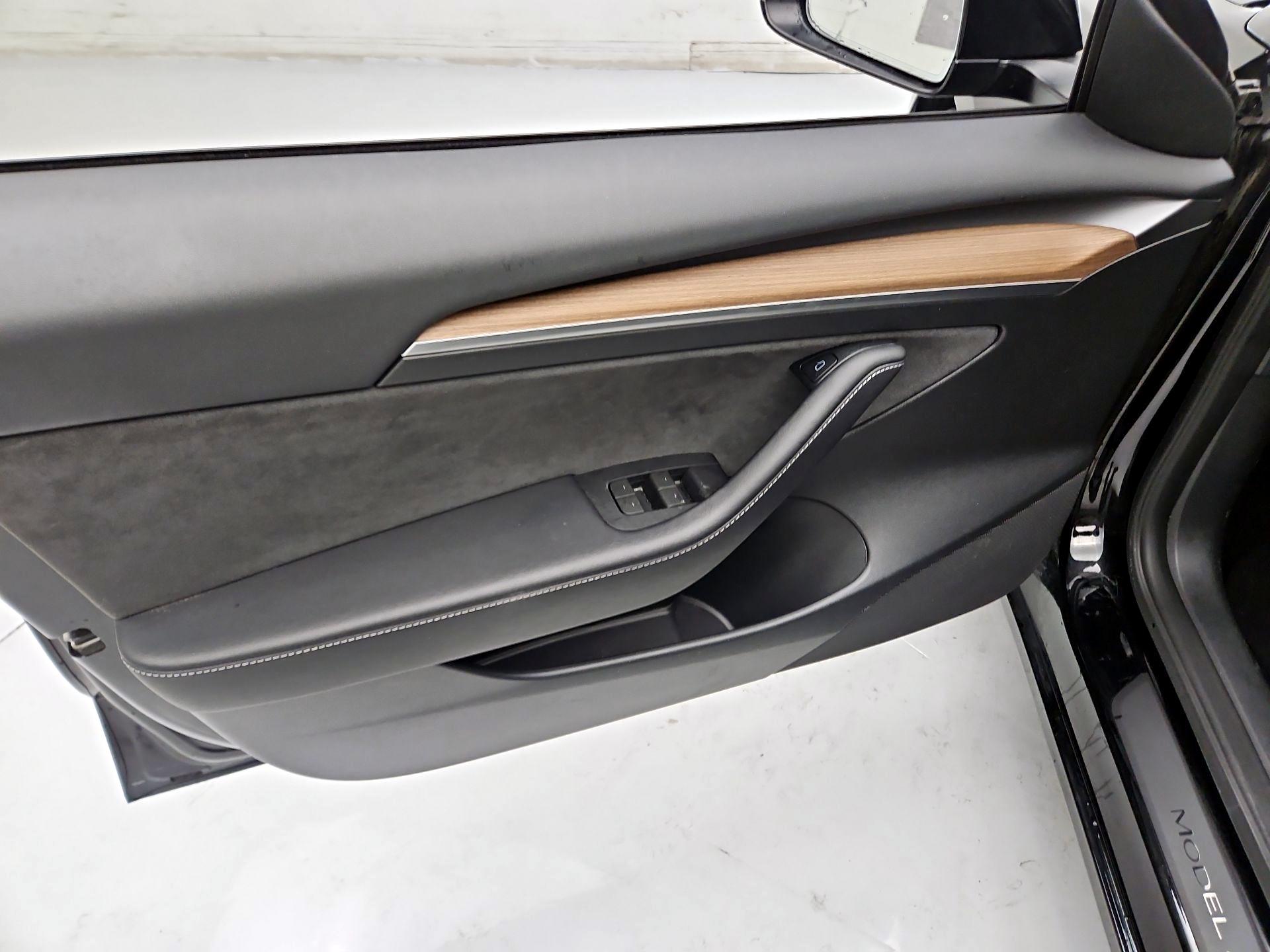 Thumbnail: 2023 Tesla Model 3 - 12