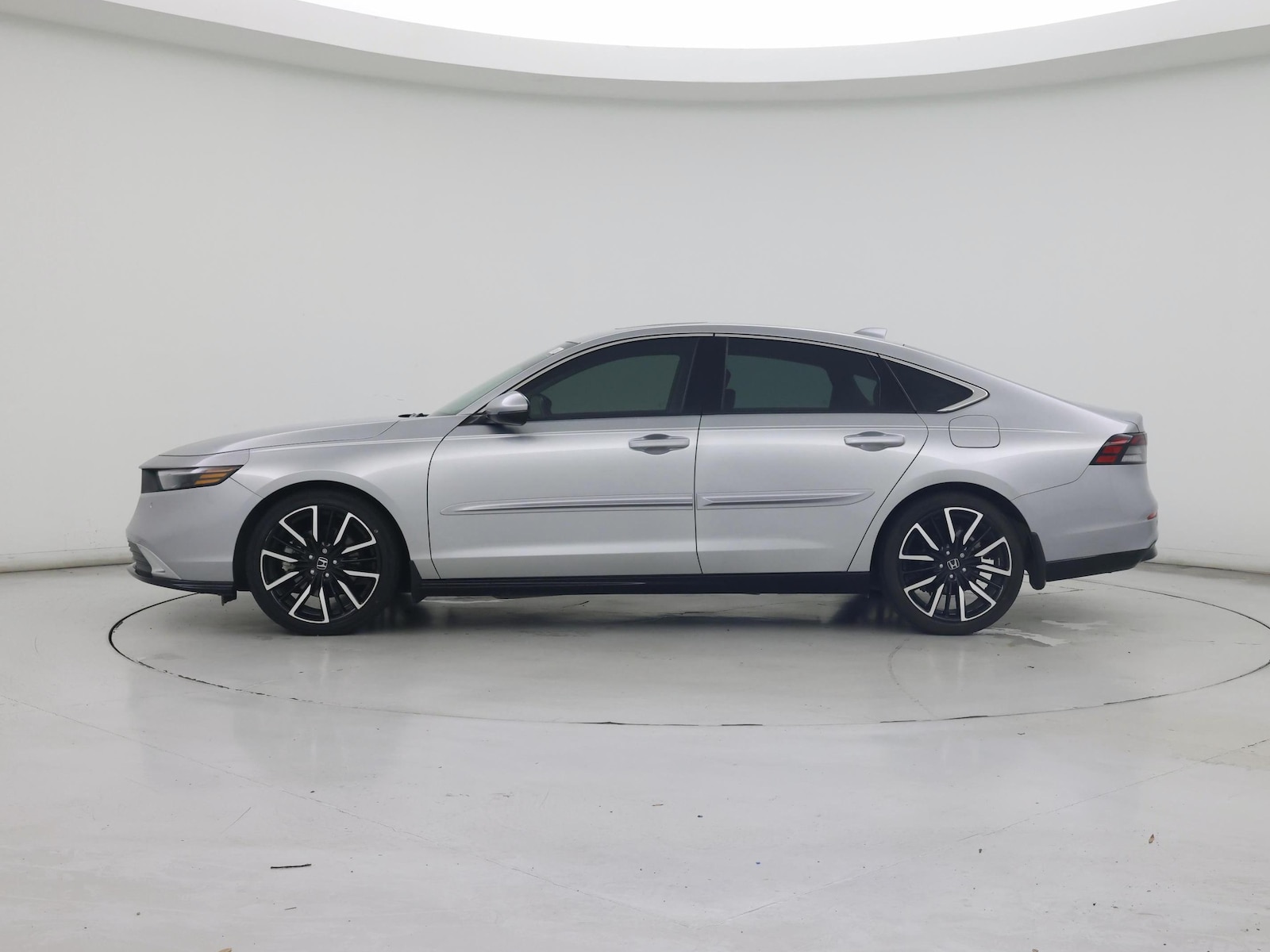 2024 Honda Accord Hybrid Touring - Photo 4